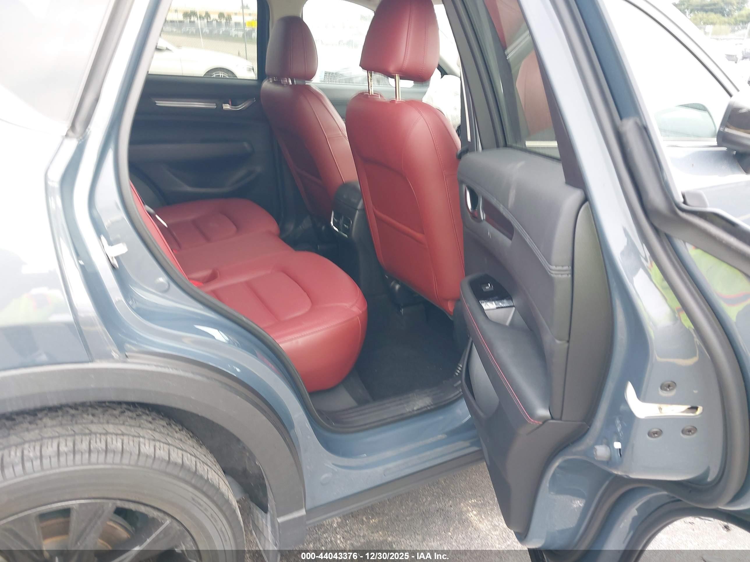 MAZDA CX-5 image 8