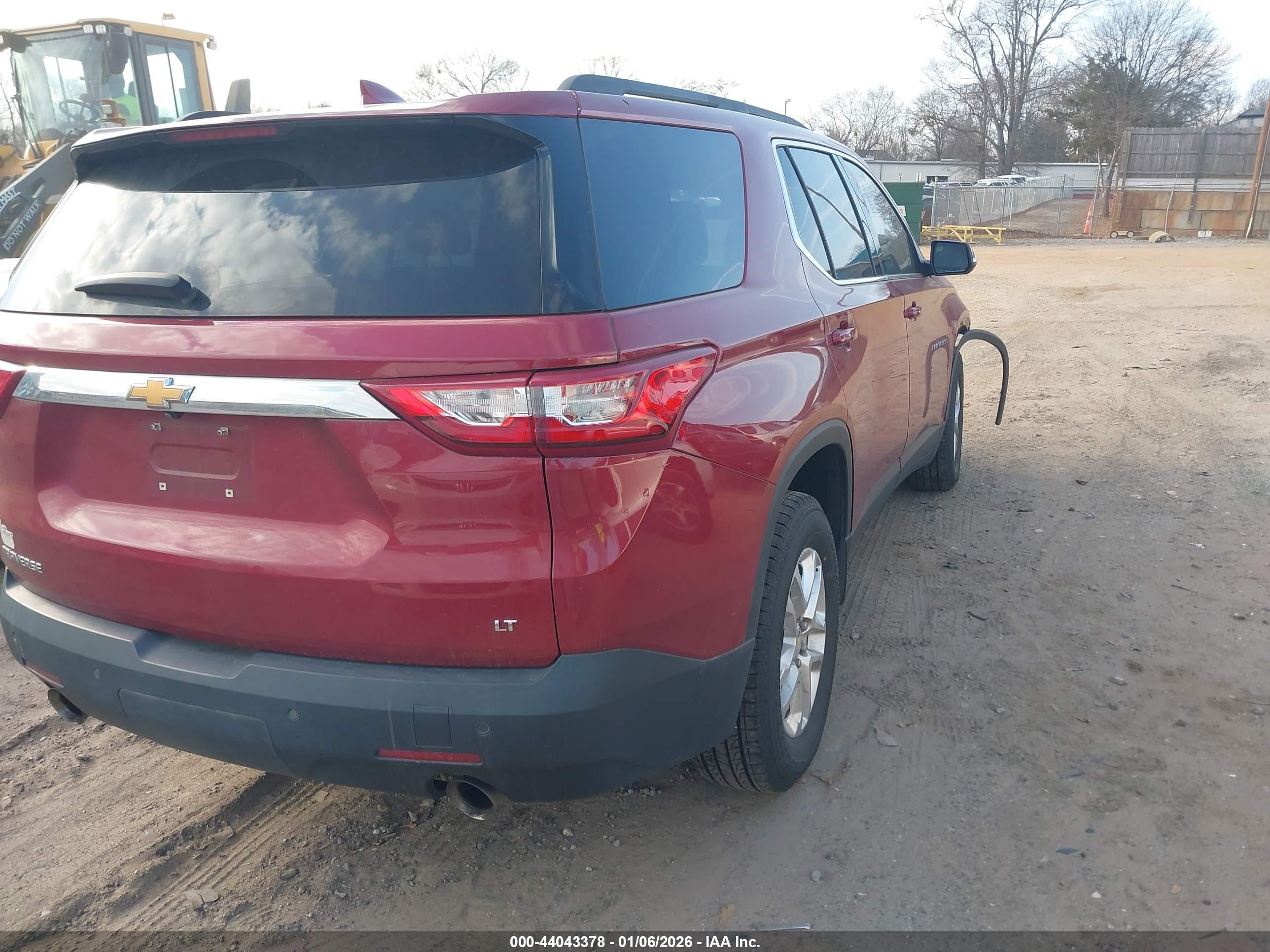 CHEVROLET TRAVERSE image 4
