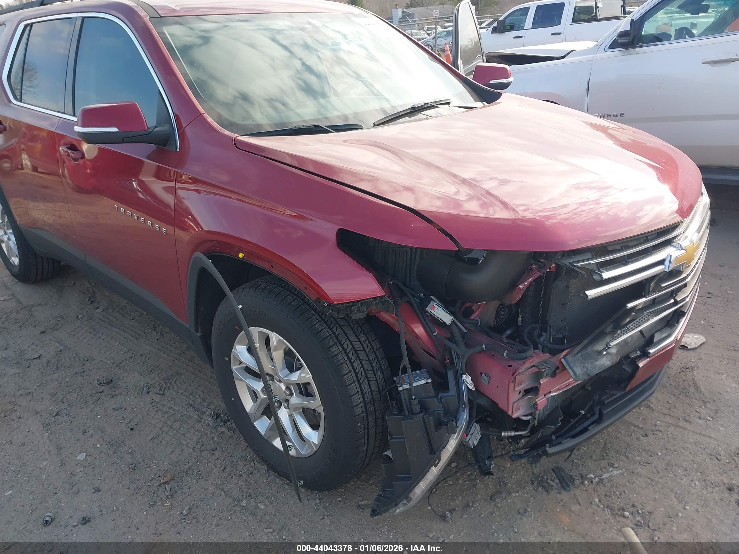 CHEVROLET TRAVERSE image 6