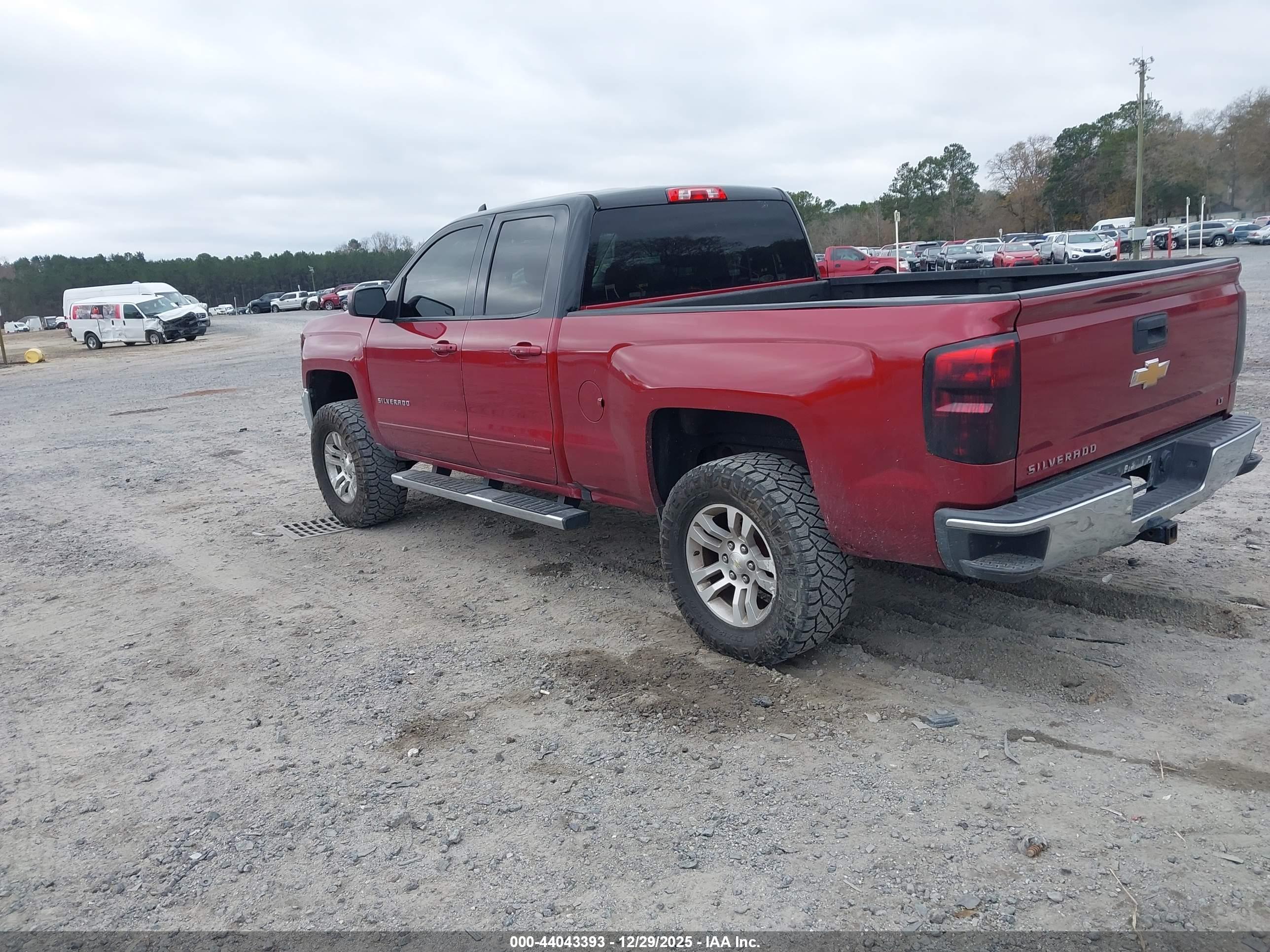 CHEVROLET SILVERADO image 3