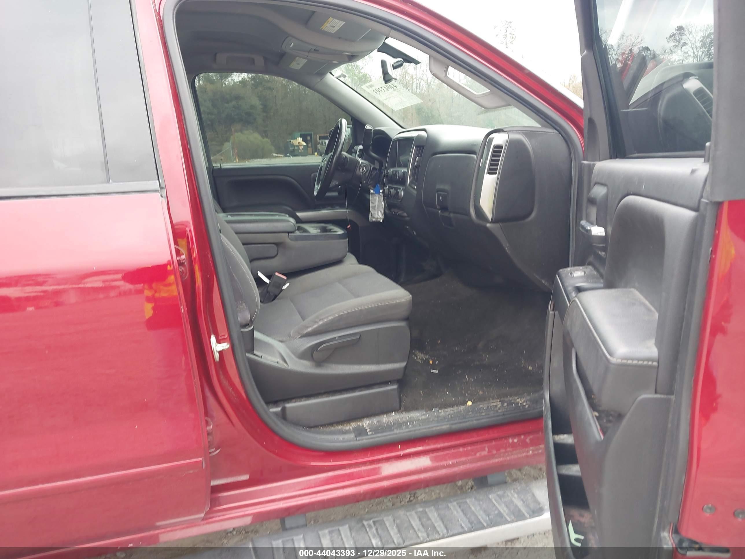 CHEVROLET SILVERADO image 5