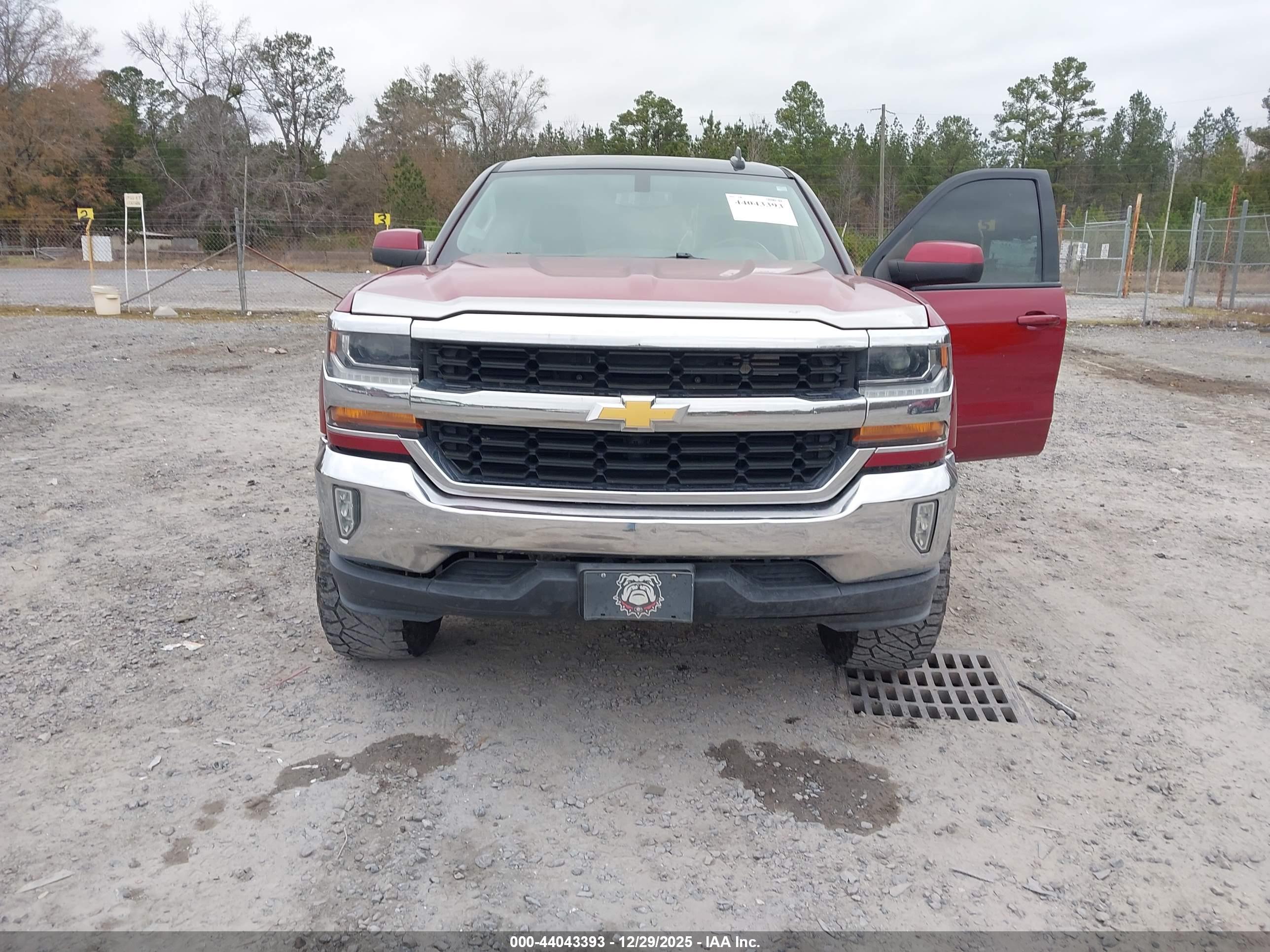 CHEVROLET SILVERADO image 6