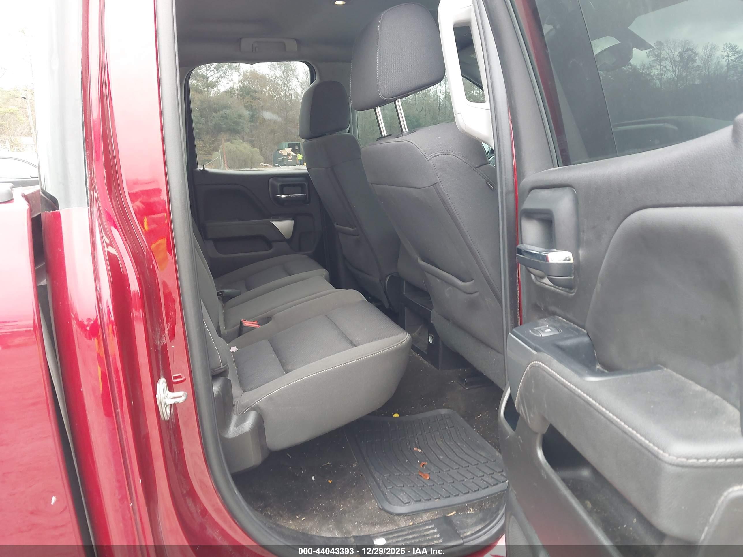 CHEVROLET SILVERADO image 8