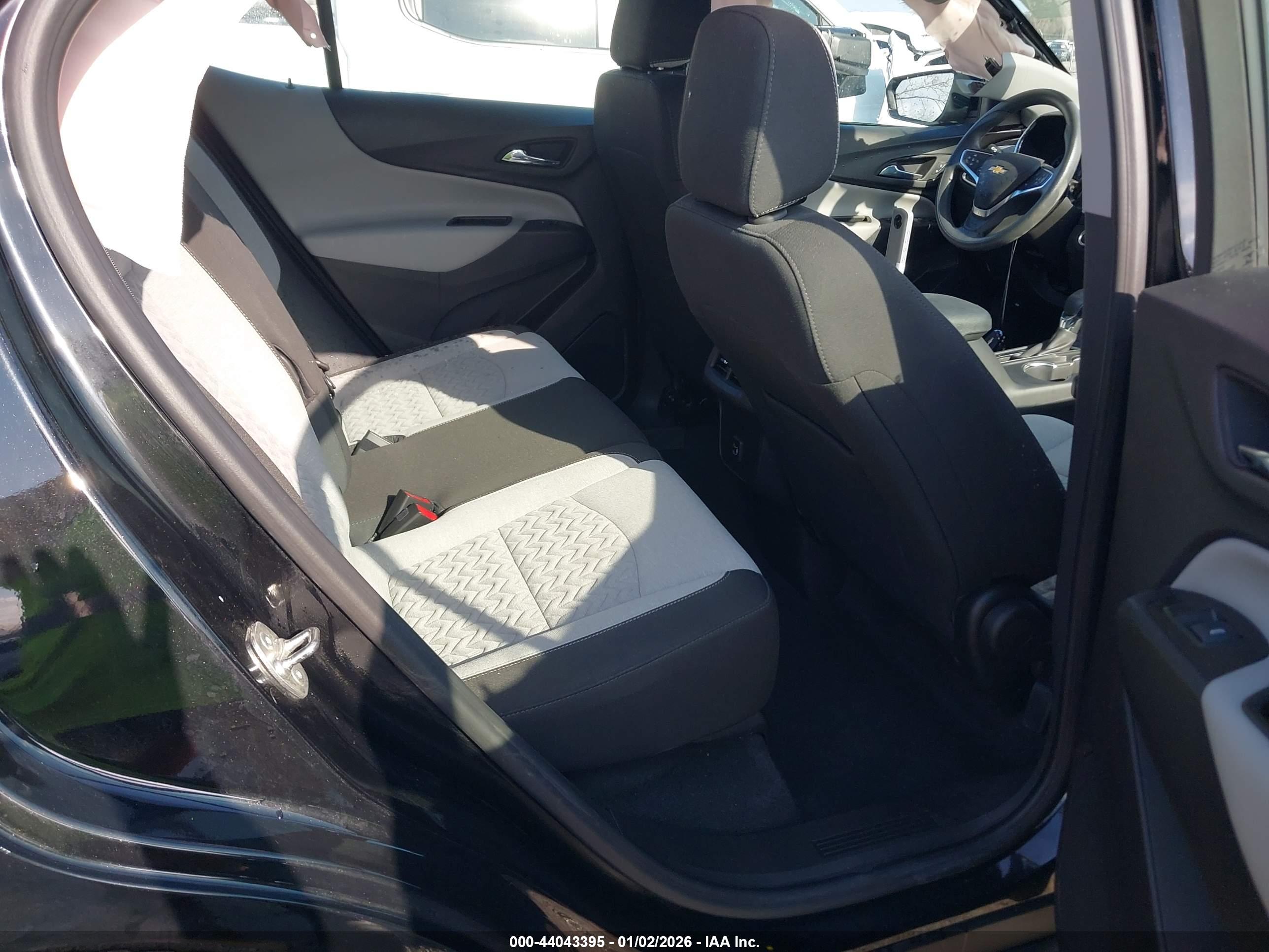 CHEVROLET EQUINOX image 8