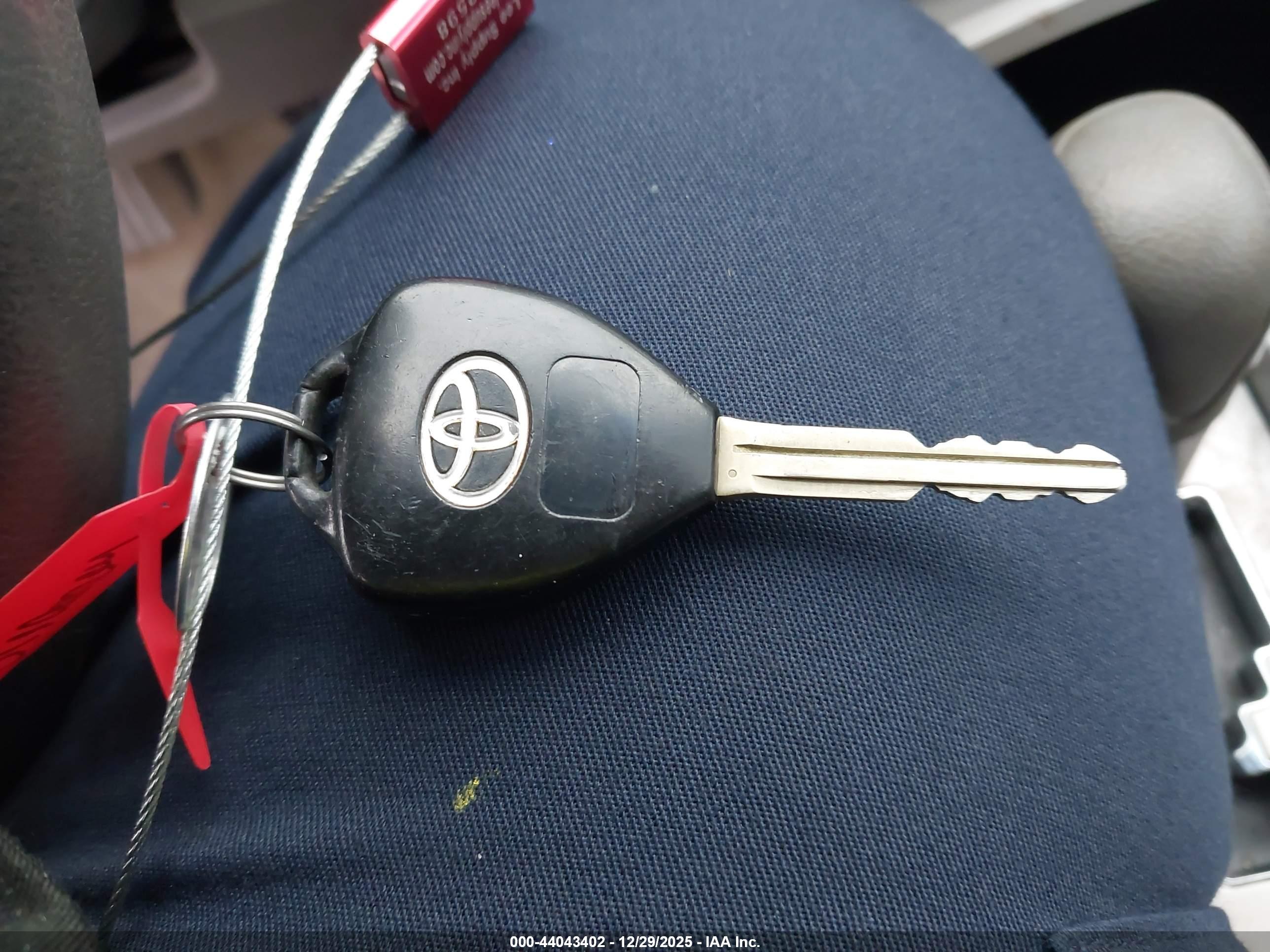 TOYOTA CAMRY image 11