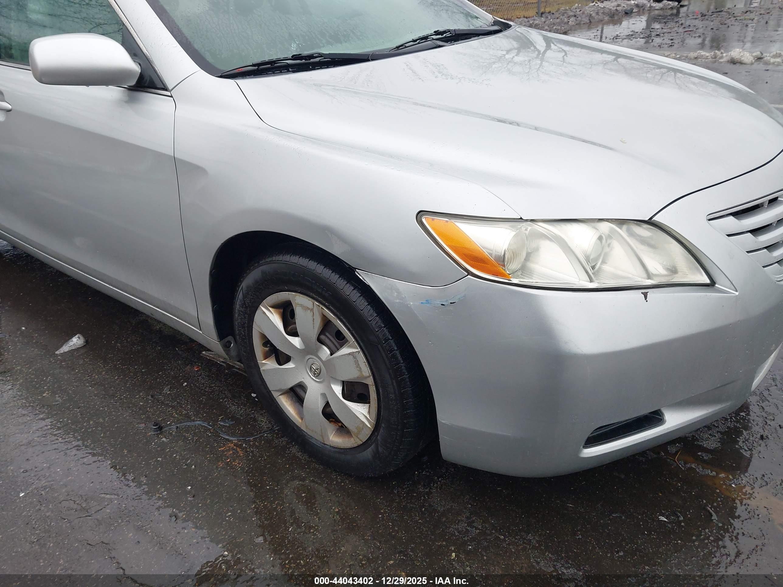TOYOTA CAMRY image 6