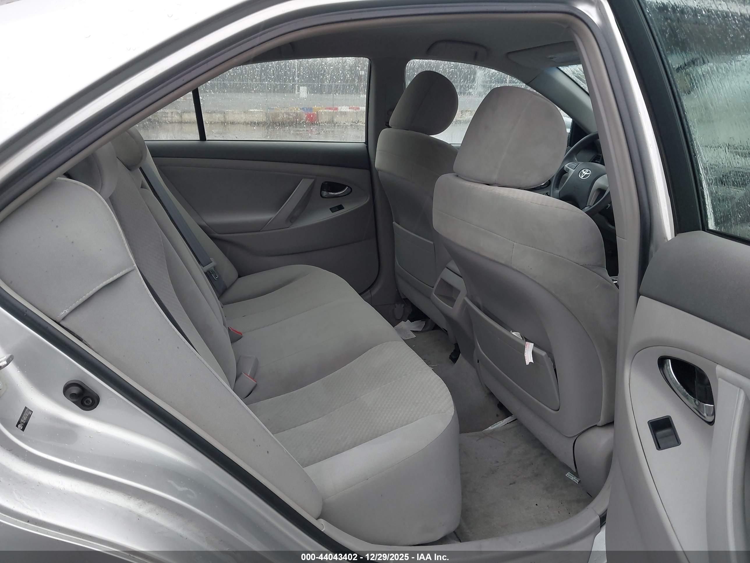 TOYOTA CAMRY image 8