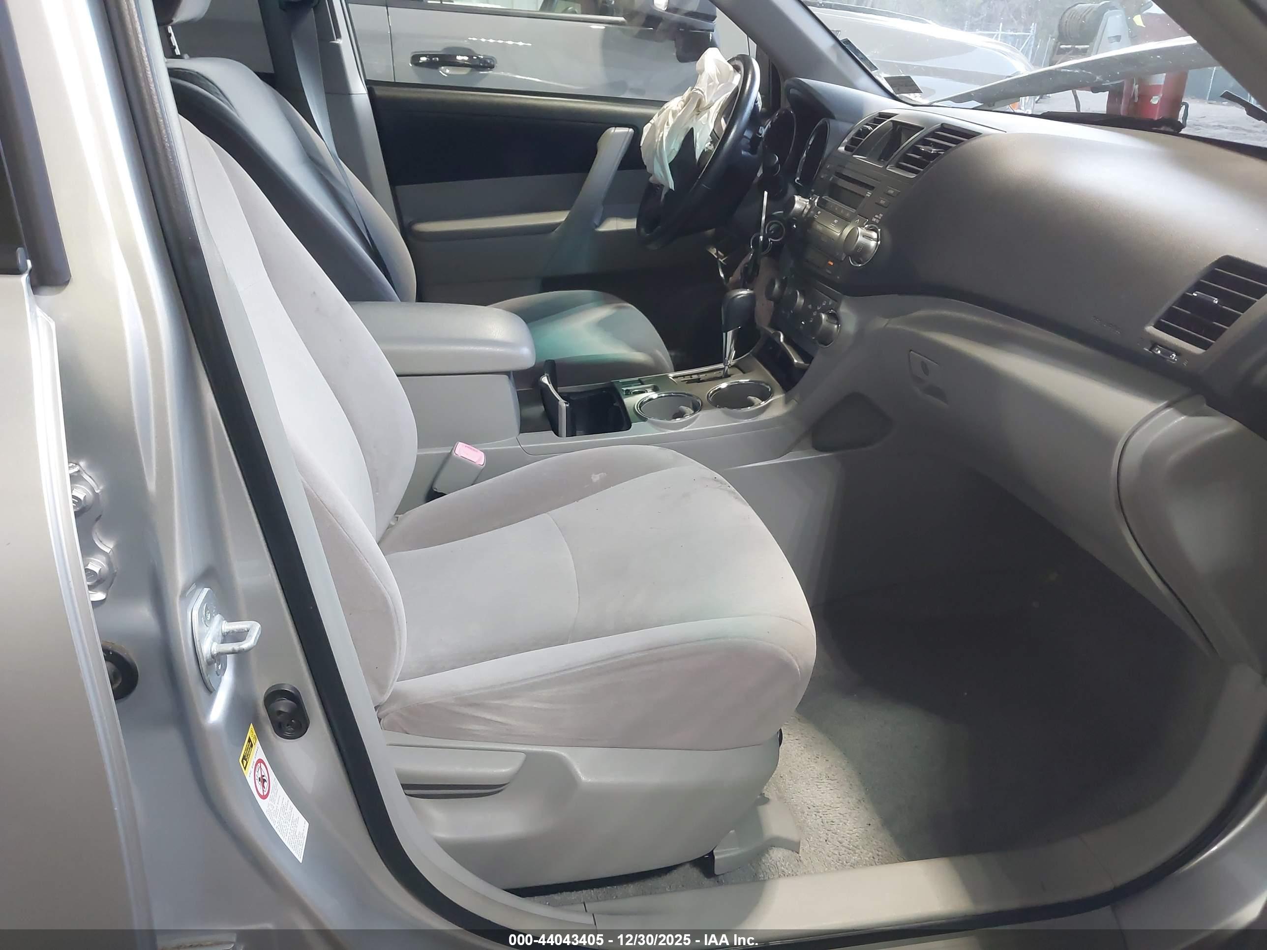 TOYOTA HIGHLANDER image 5