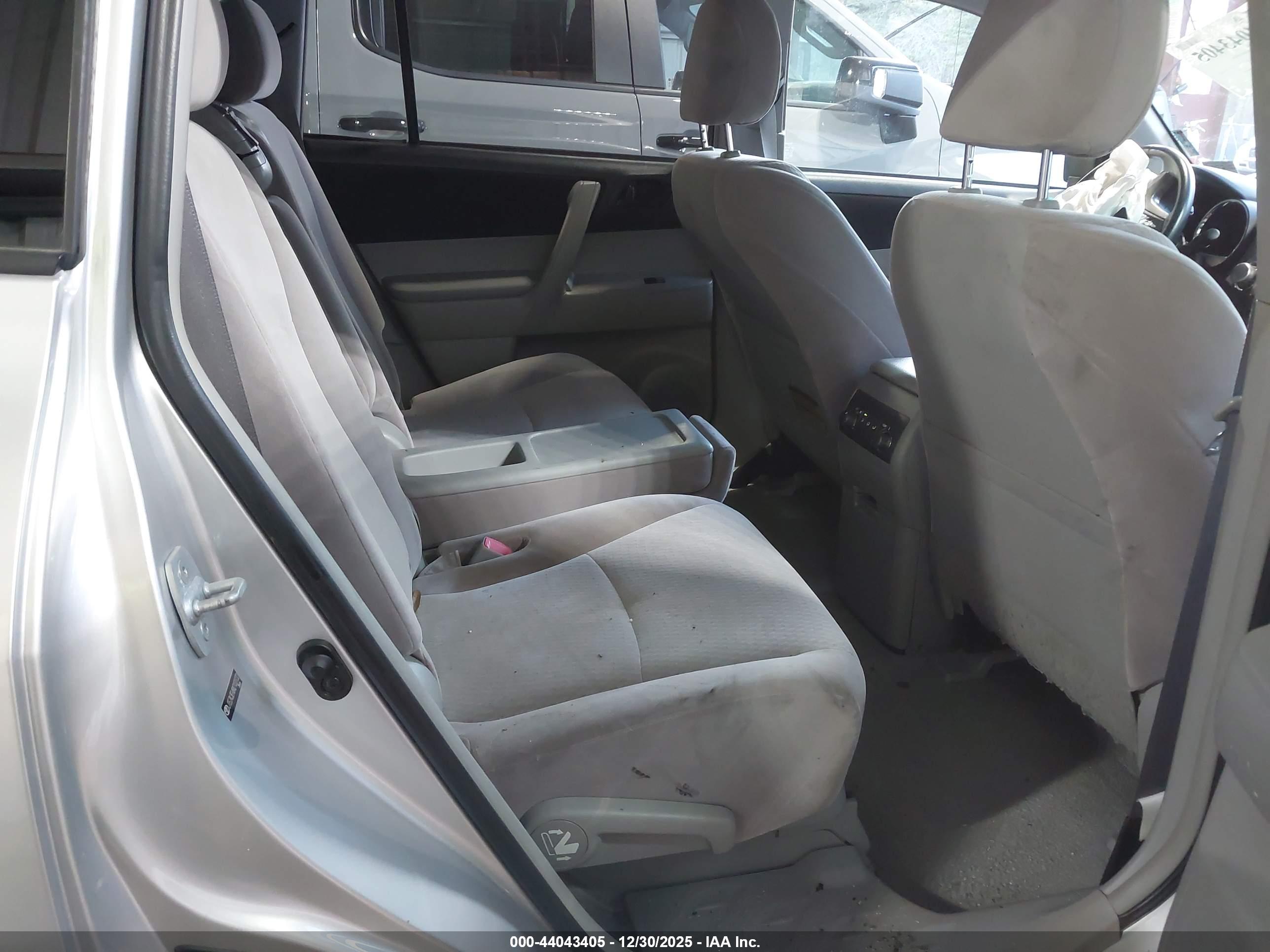 TOYOTA HIGHLANDER image 8