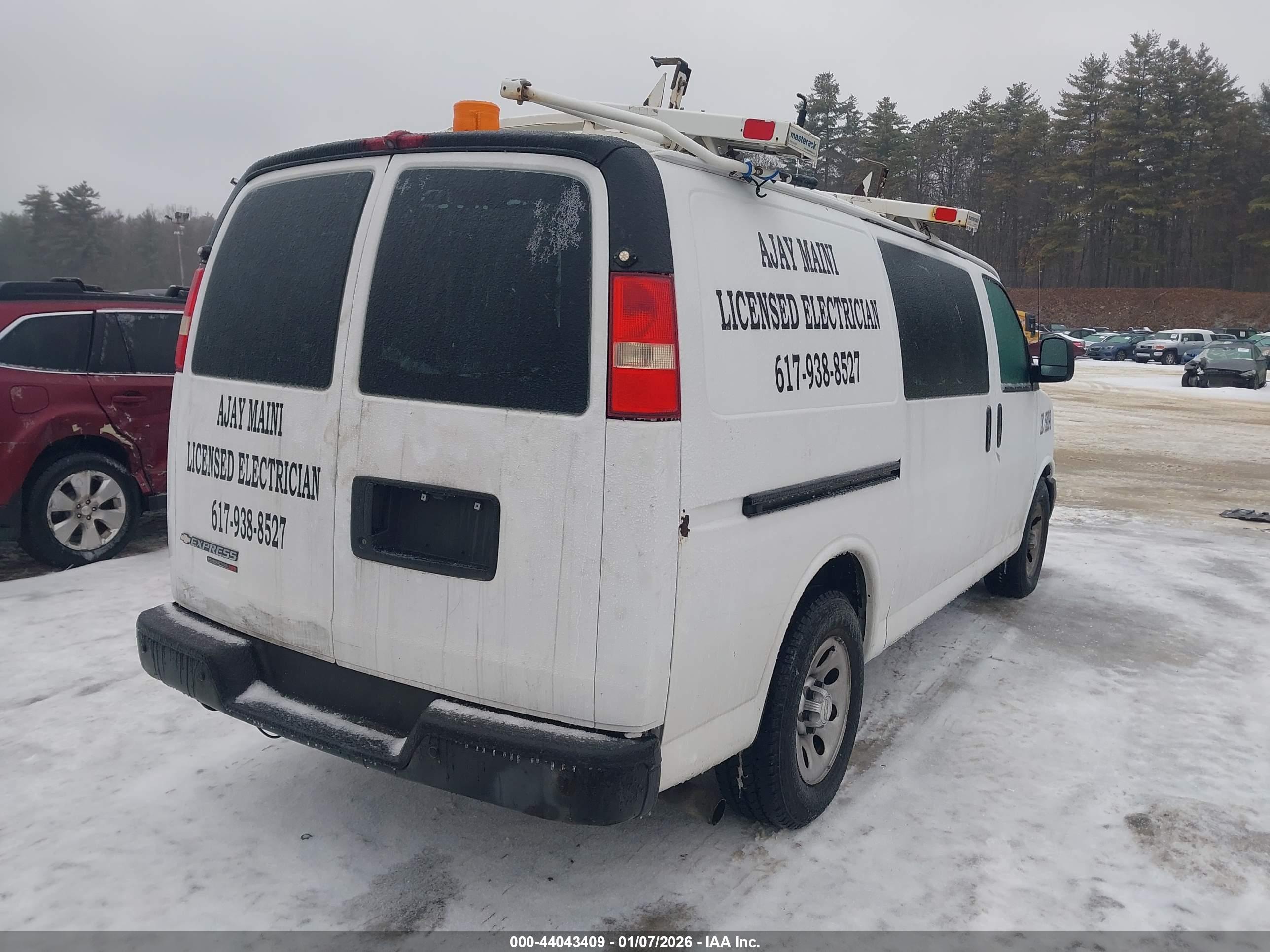 CHEVROLET EXPRESS image 4