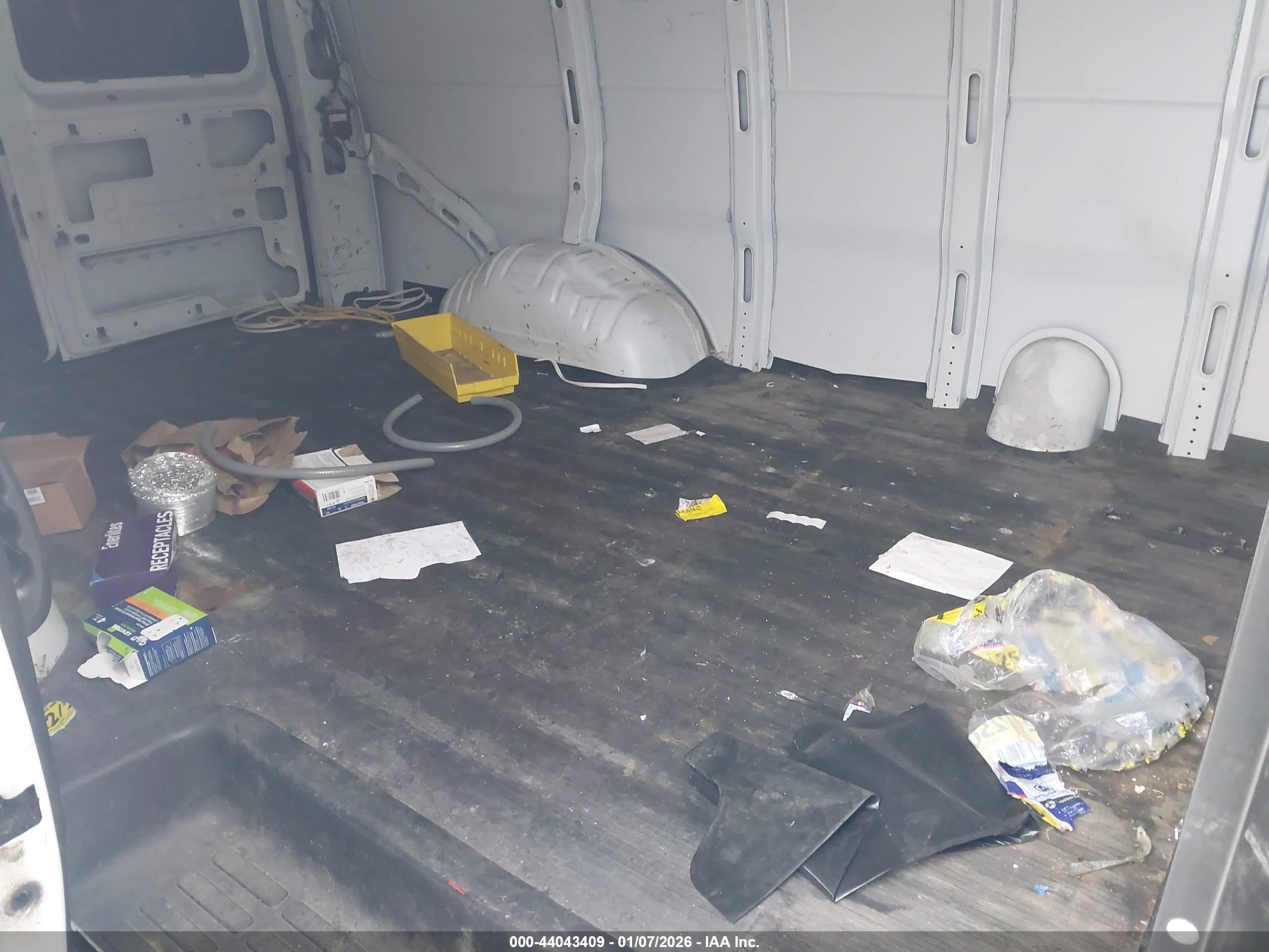 CHEVROLET EXPRESS image 8