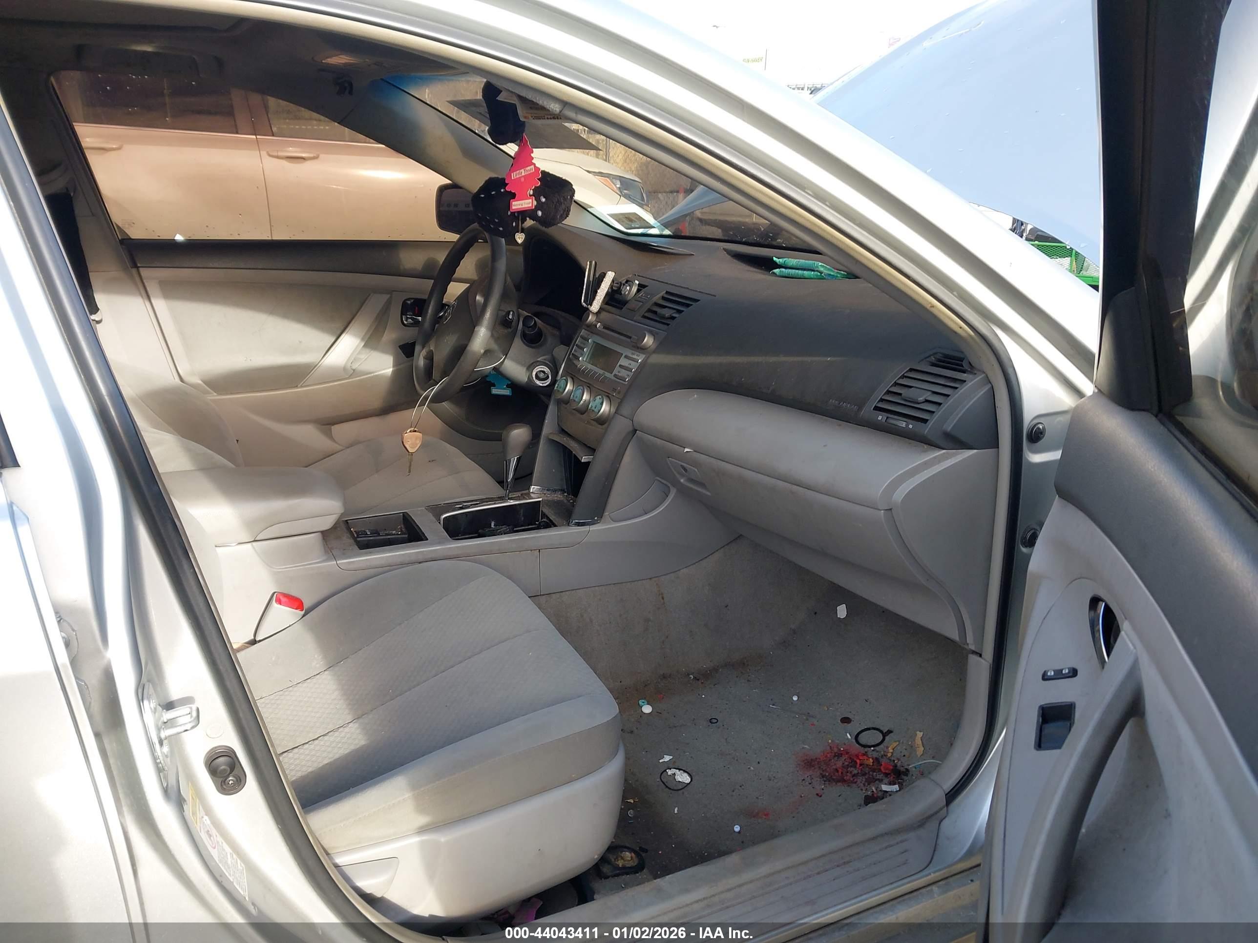 TOYOTA CAMRY image 5