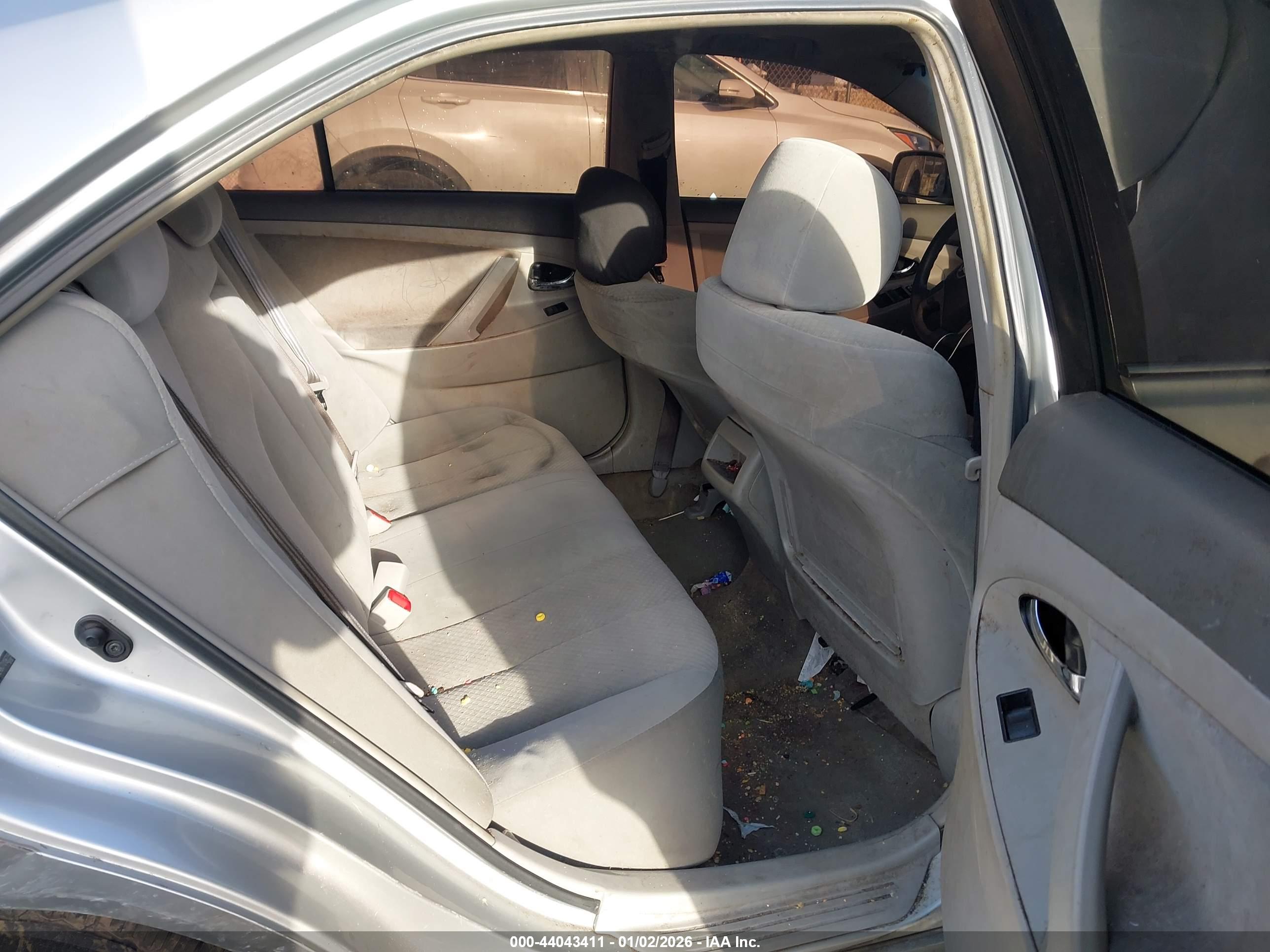 TOYOTA CAMRY image 8