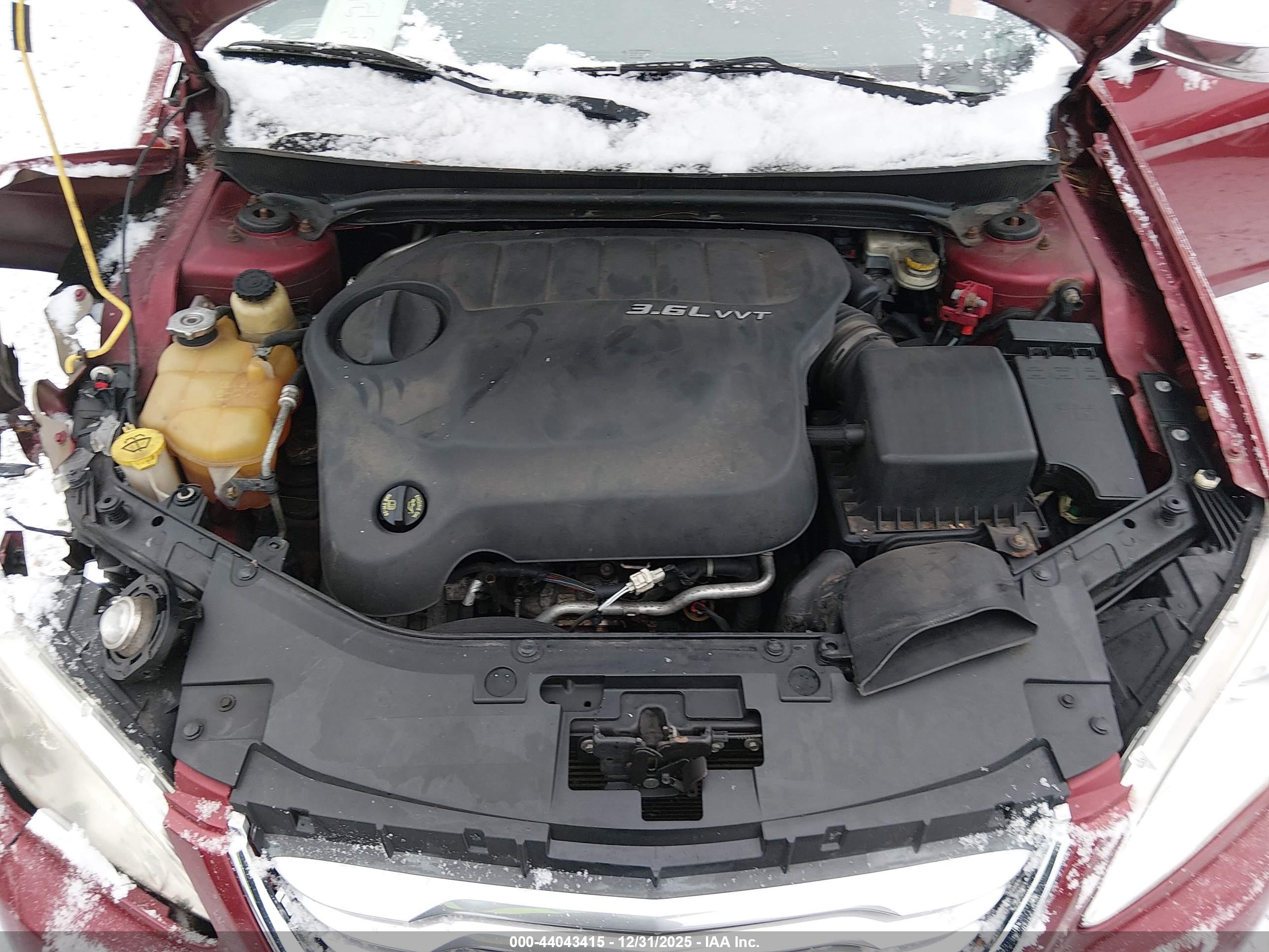 CHRYSLER 200 image 10