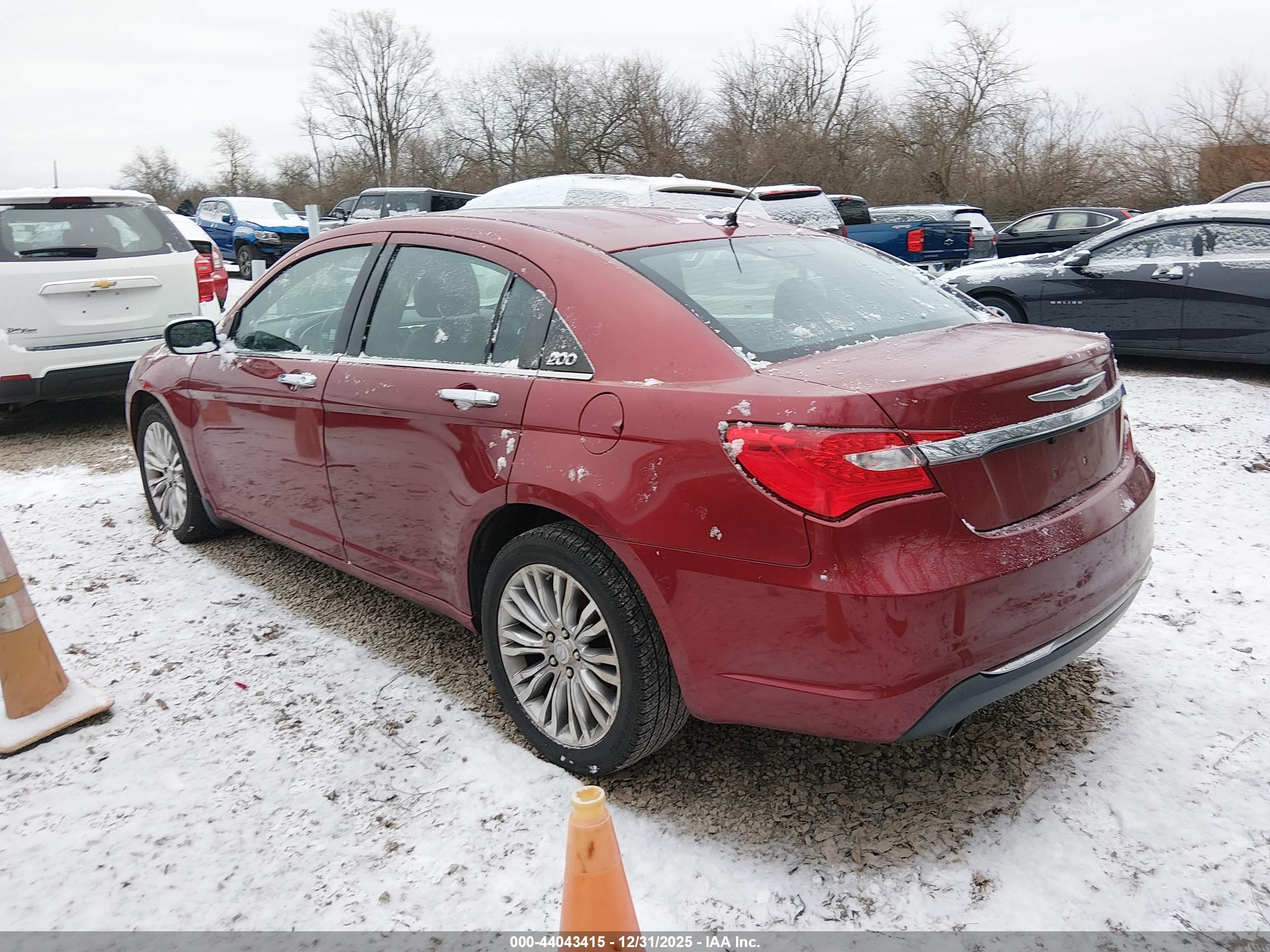 CHRYSLER 200 image 3