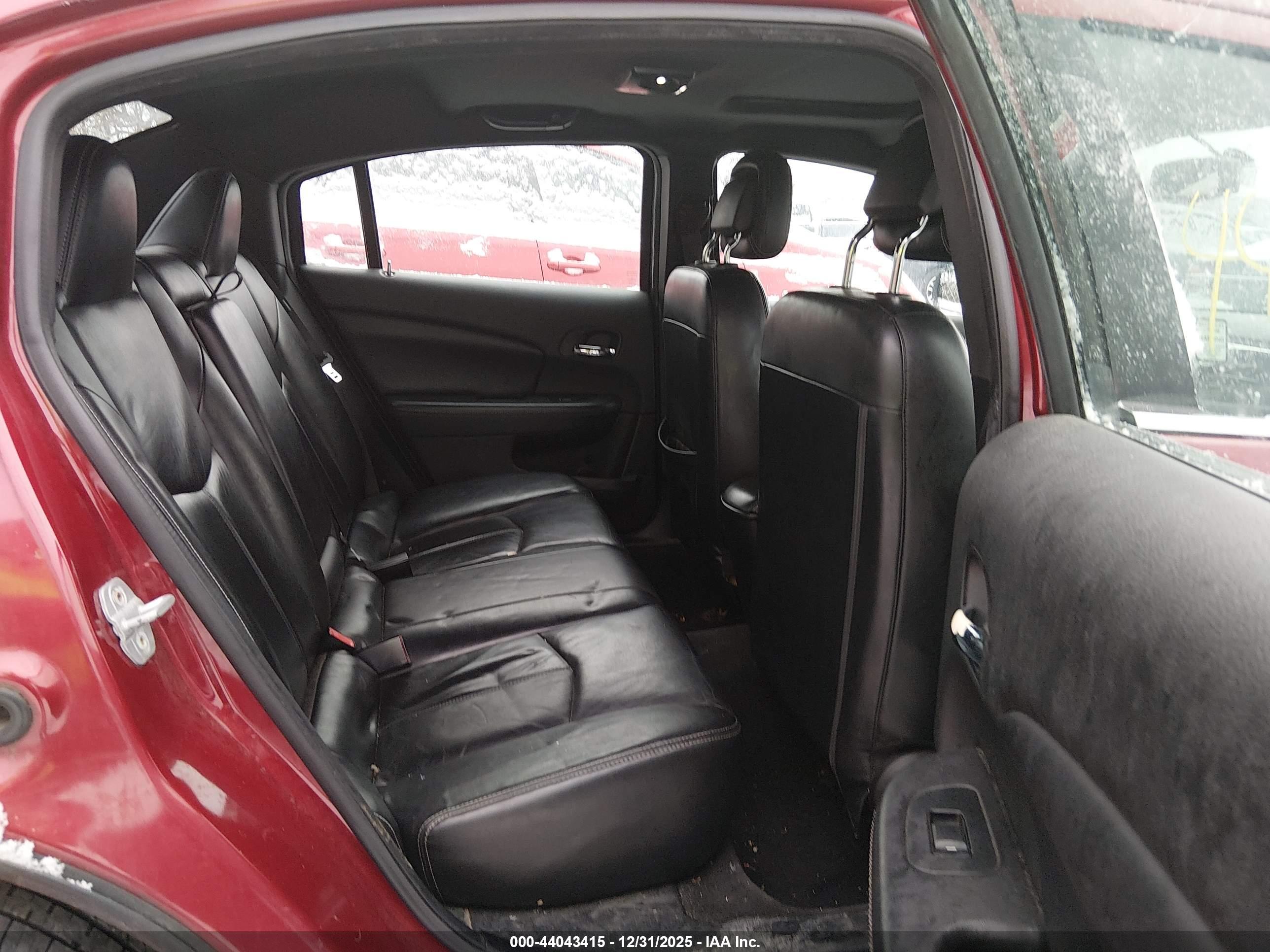 CHRYSLER 200 image 8