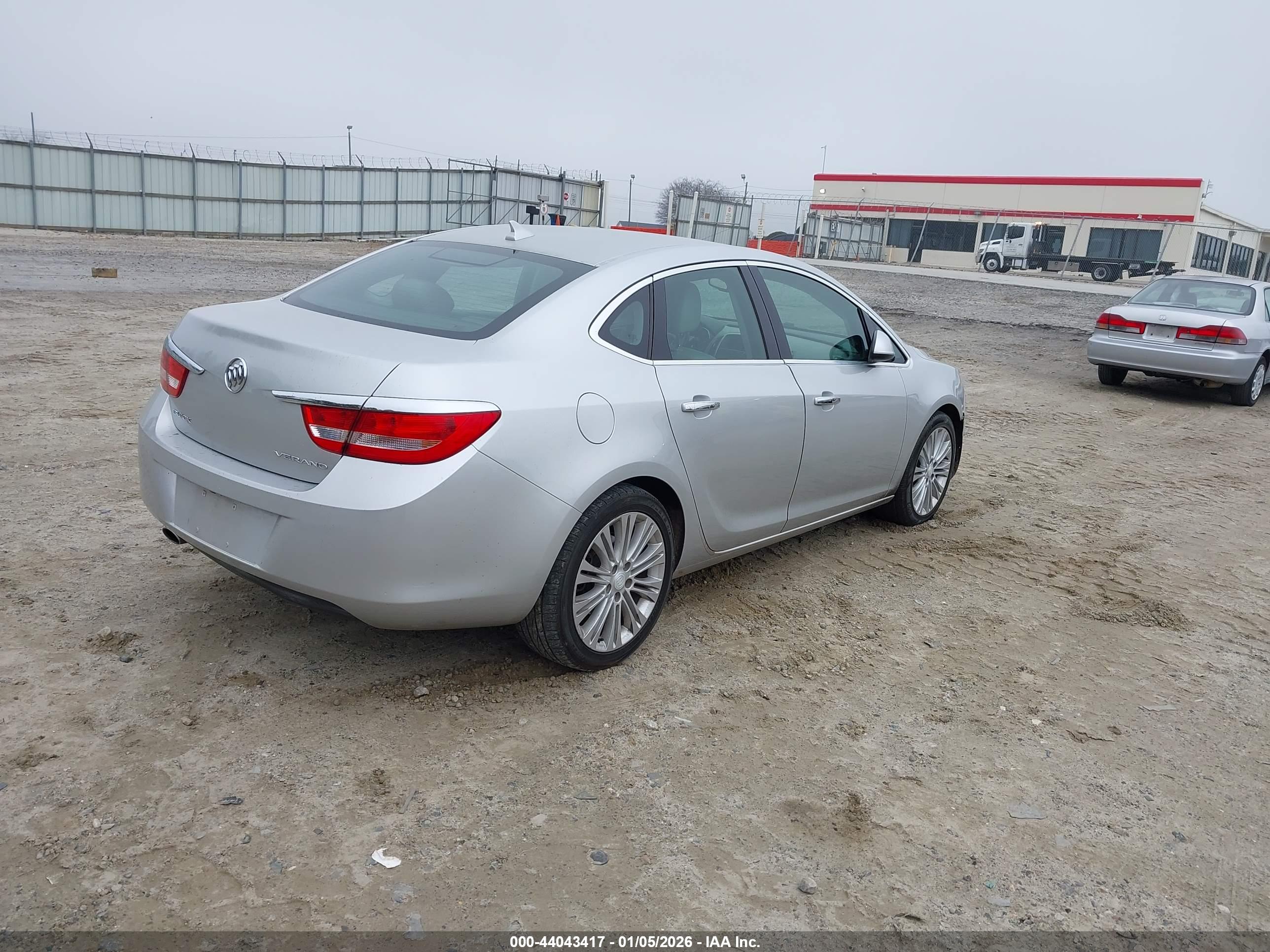 BUICK VERANO image 4