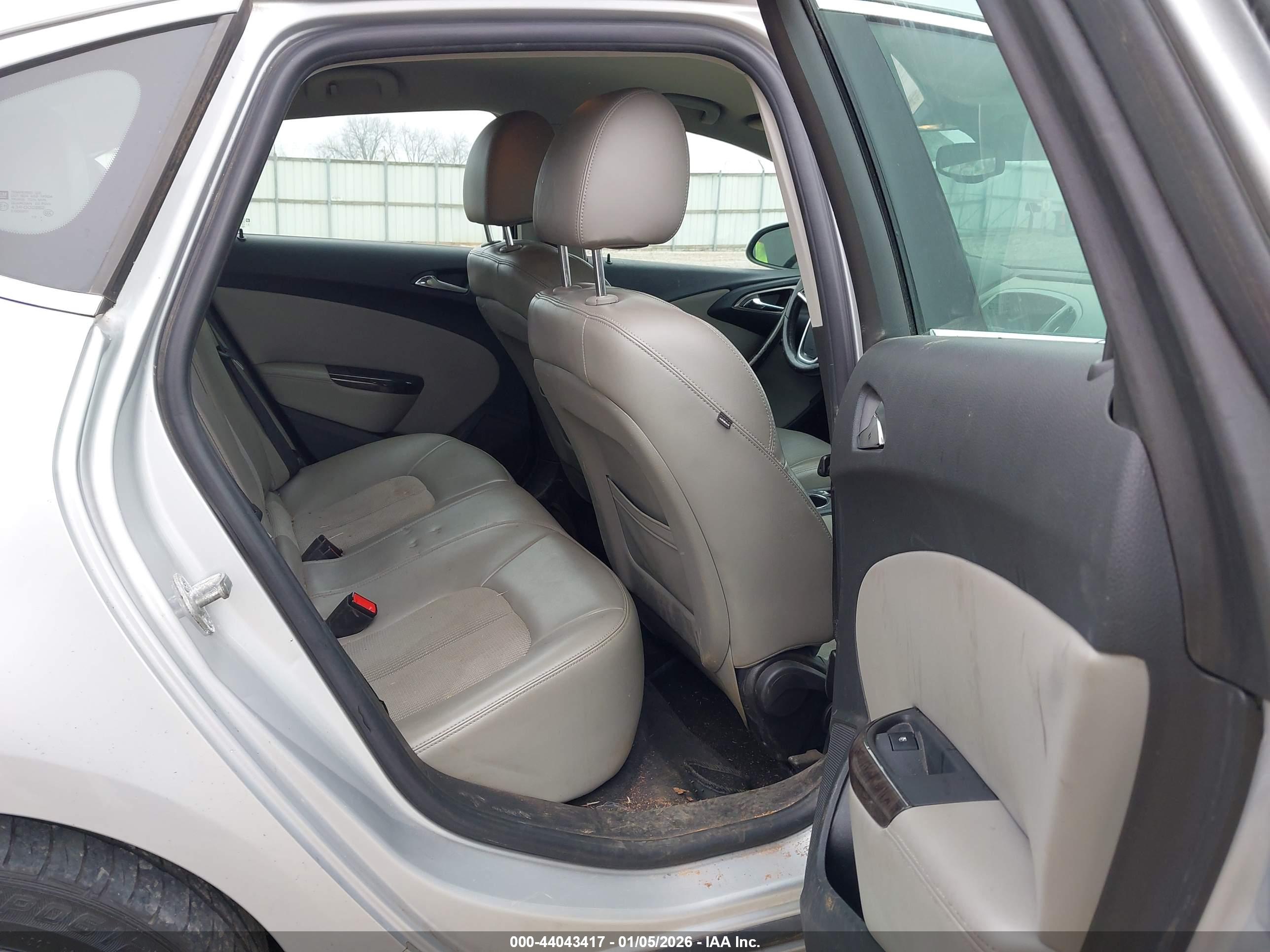 BUICK VERANO image 8