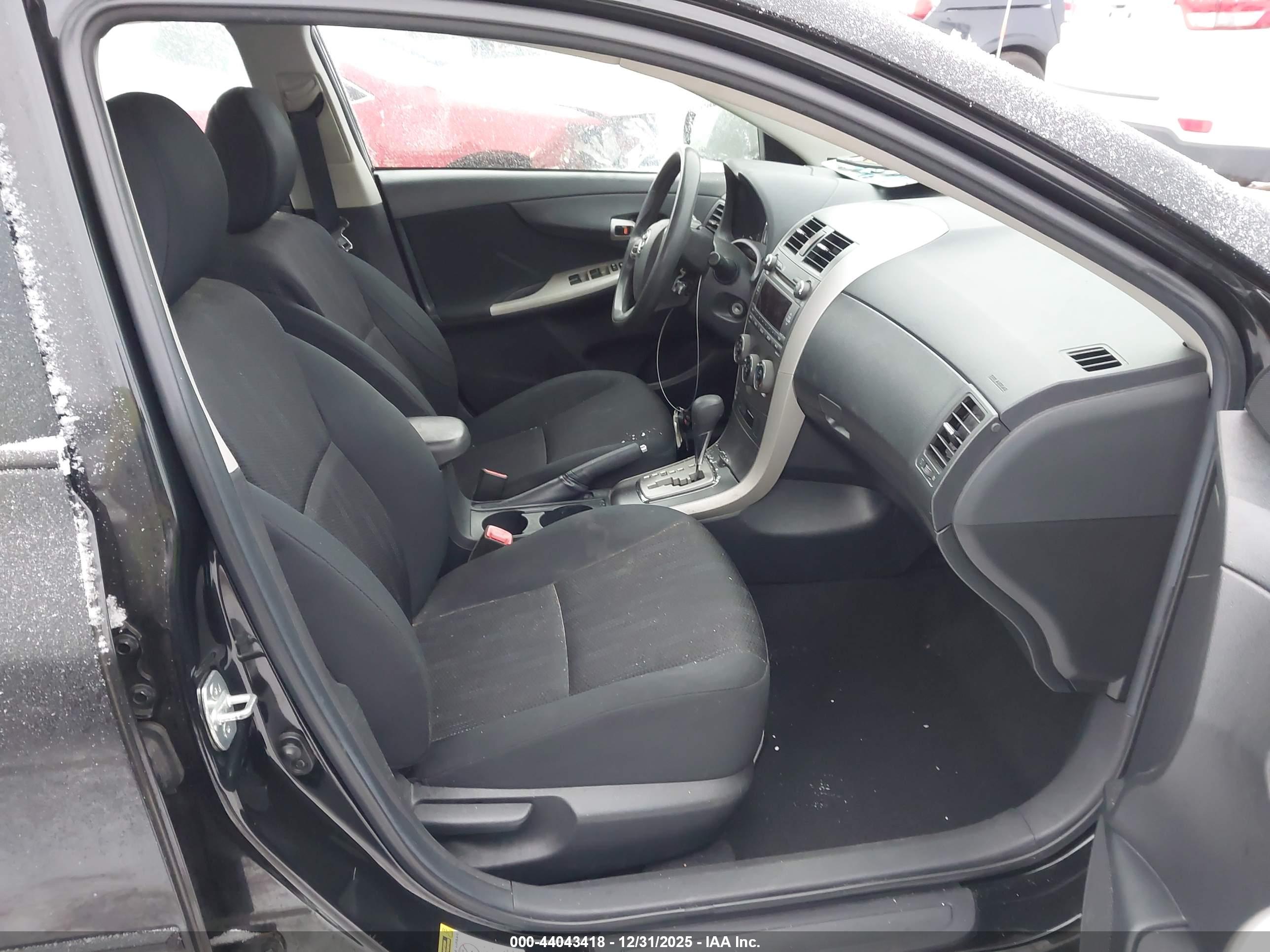 TOYOTA COROLLA image 5