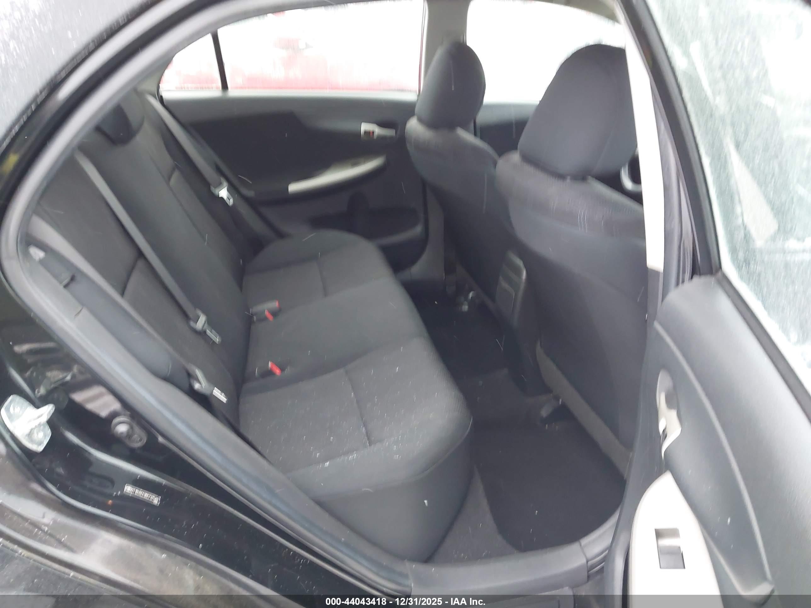 TOYOTA COROLLA image 8