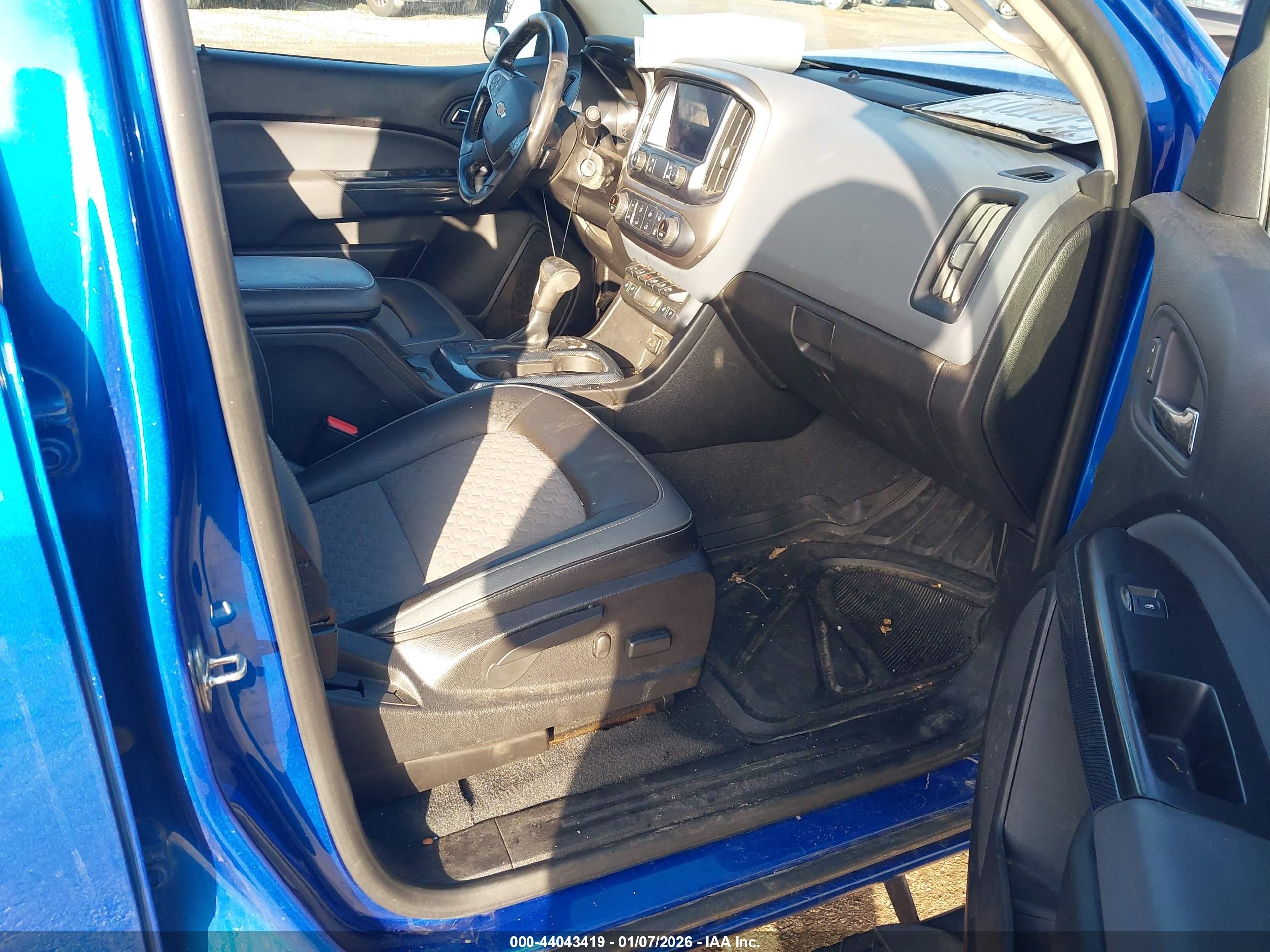 CHEVROLET COLORADO image 5