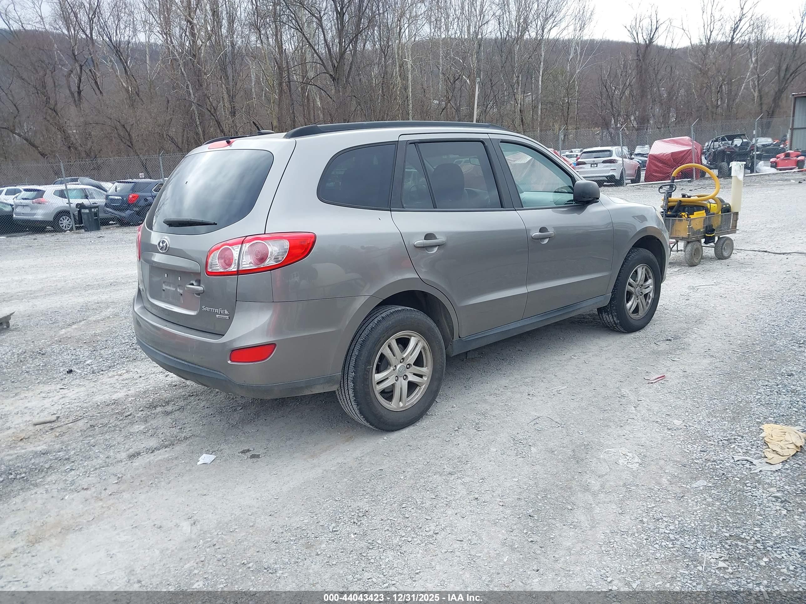 HYUNDAI SANTA image 4