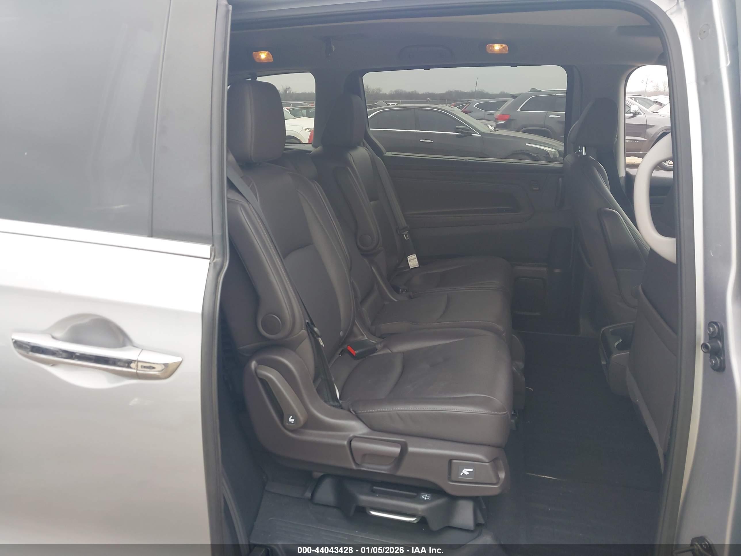 HONDA ODYSSEY image 8