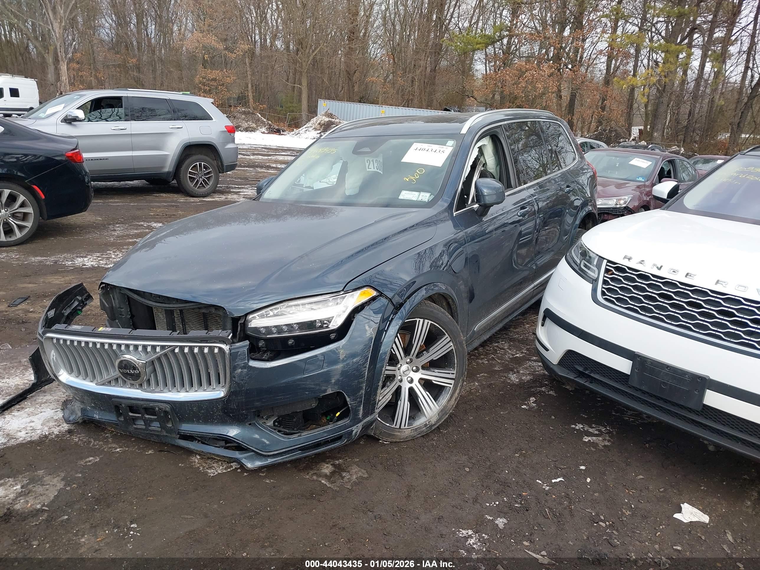 VOLVO XC90 image 2