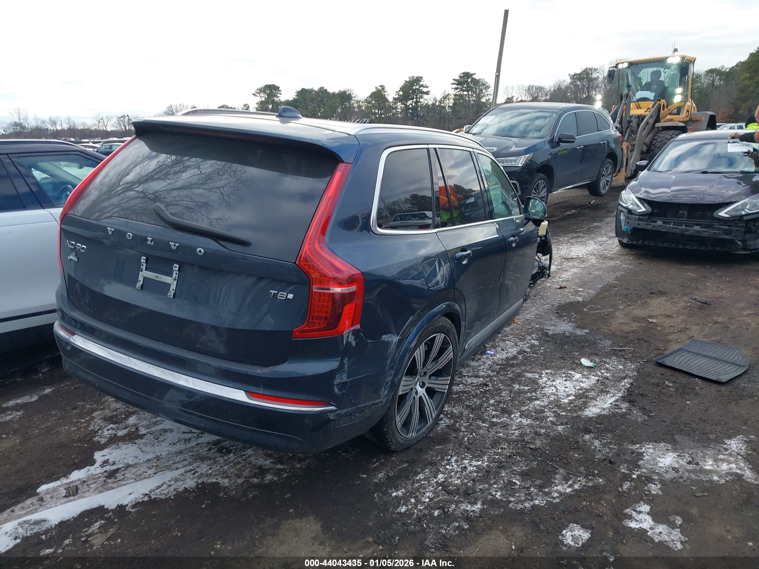 VOLVO XC90 image 4
