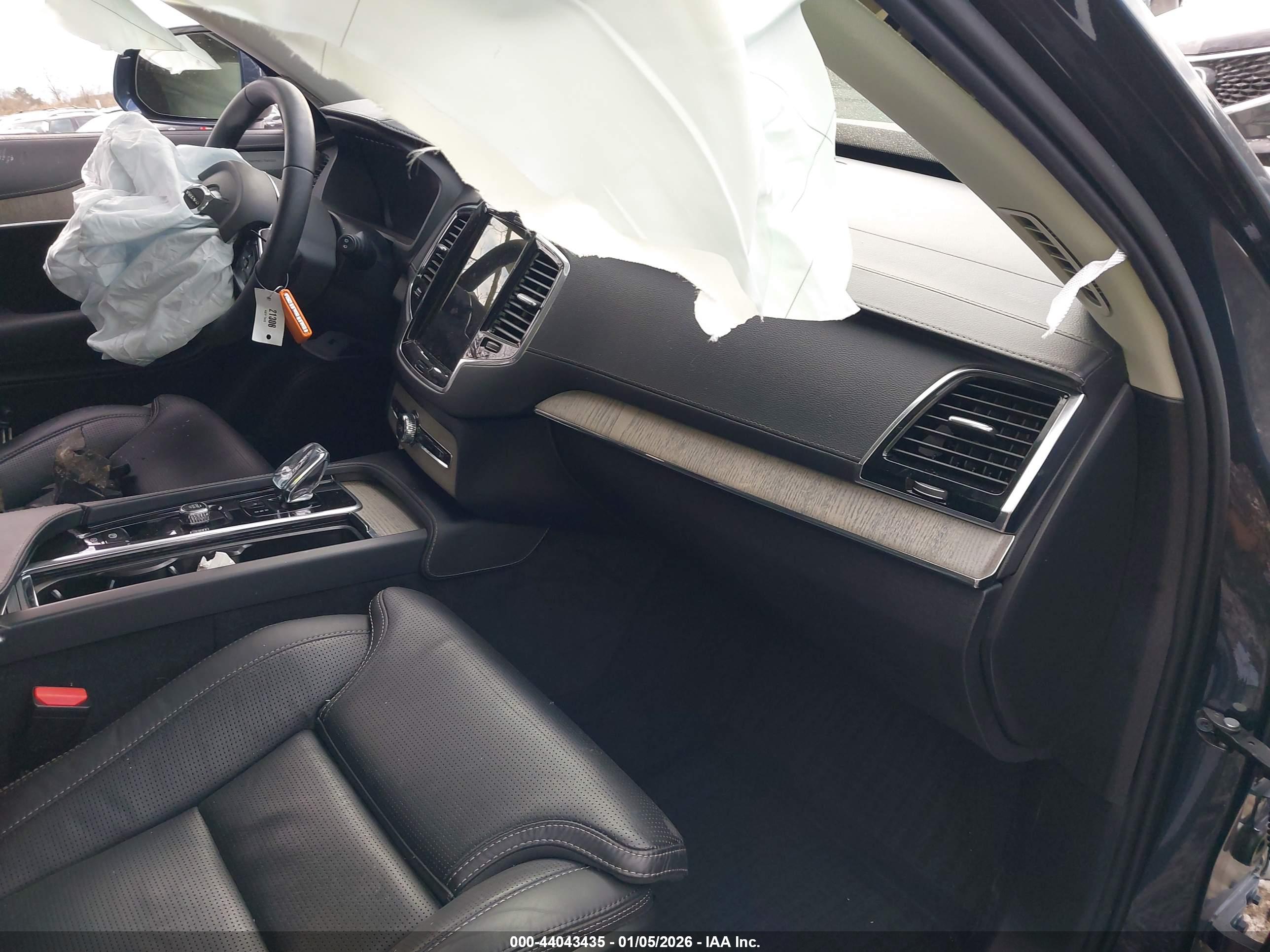 VOLVO XC90 image 5