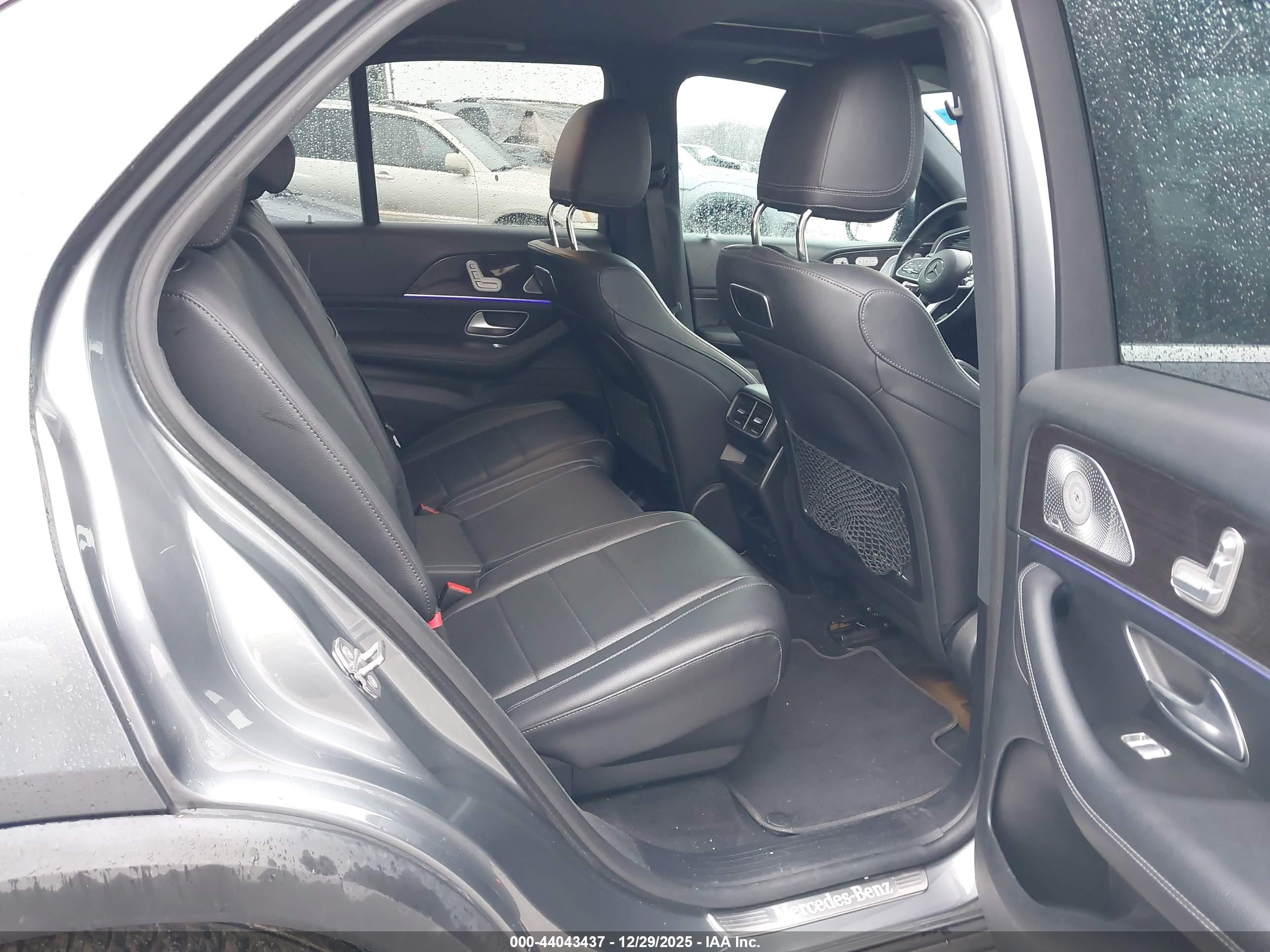 MERCEDES-BENZ GLE image 8
