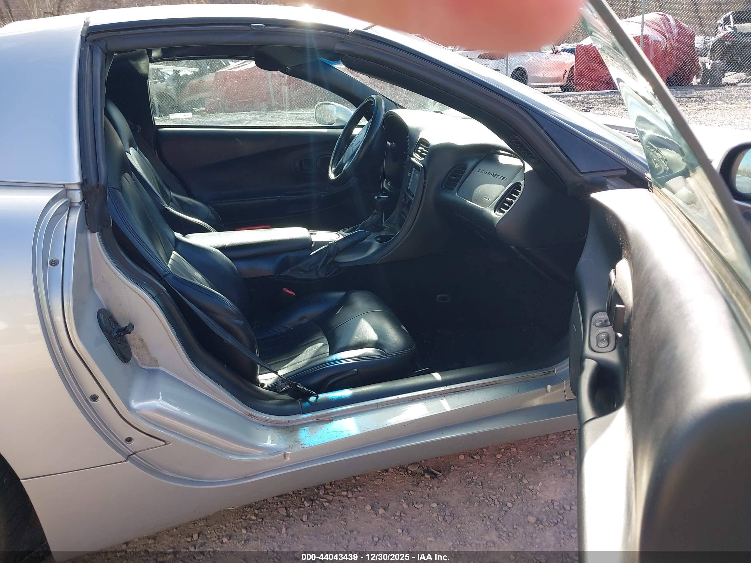 CHEVROLET CORVETTE image 5