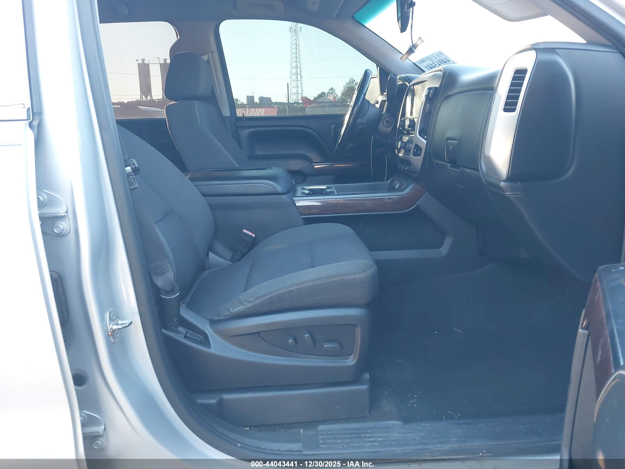 GMC SIERRA image 5