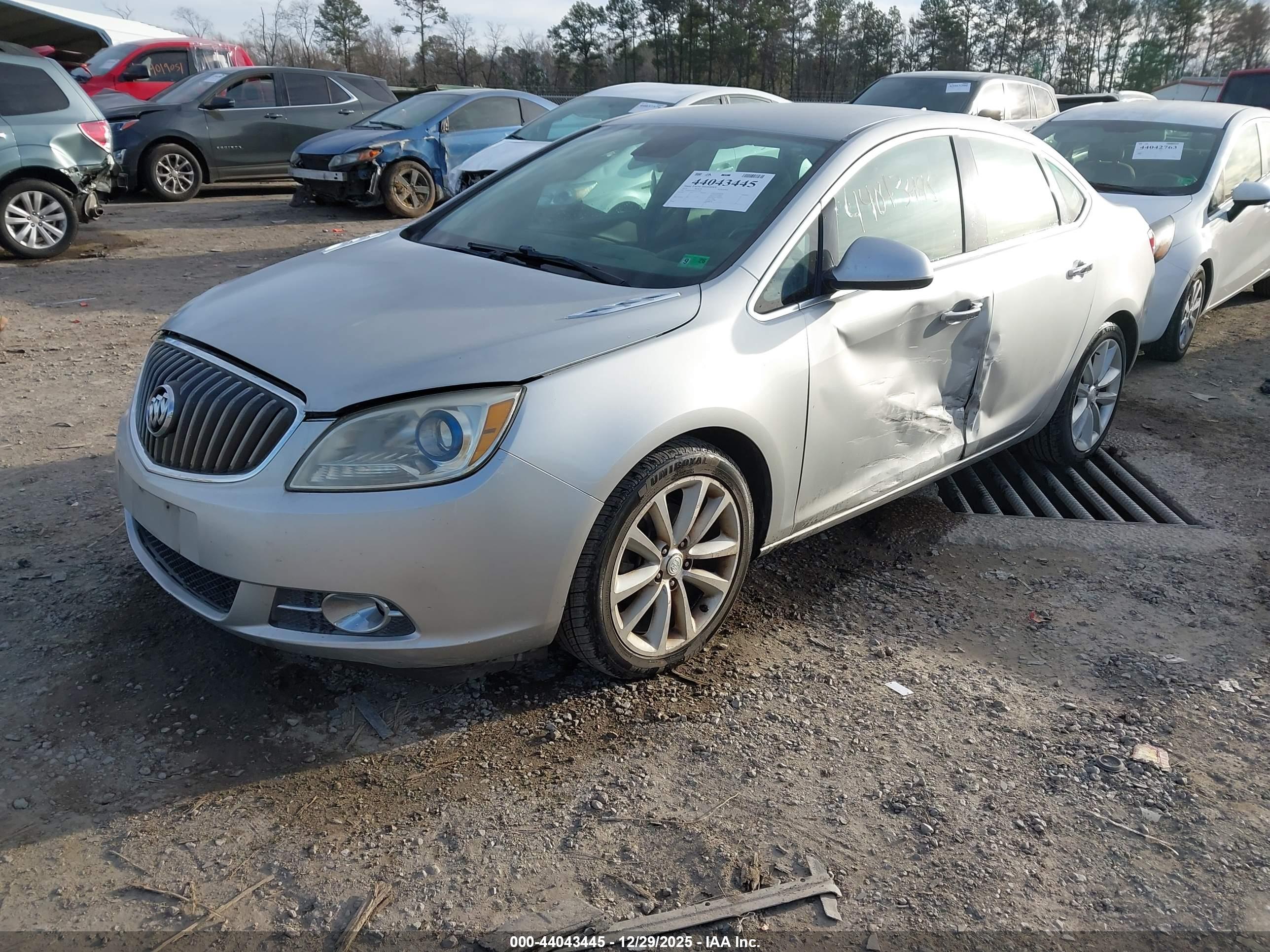 BUICK VERANO image 2