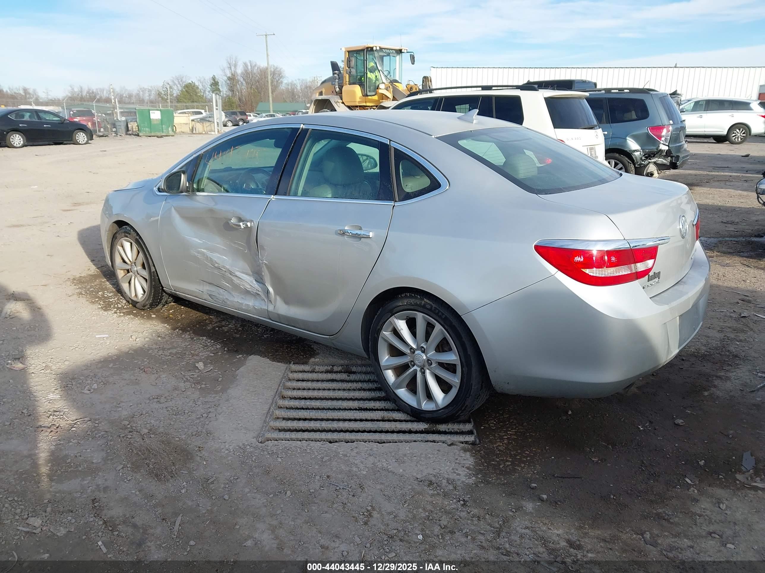 BUICK VERANO image 3