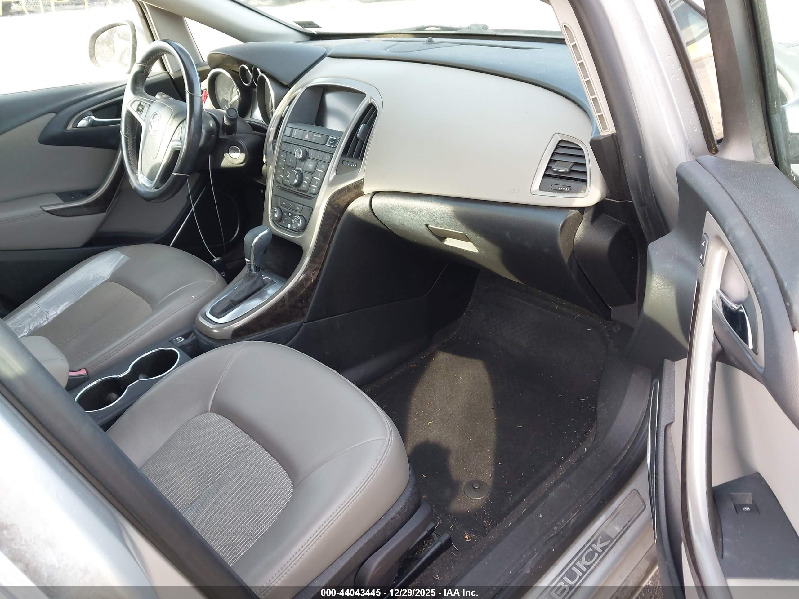 BUICK VERANO image 5