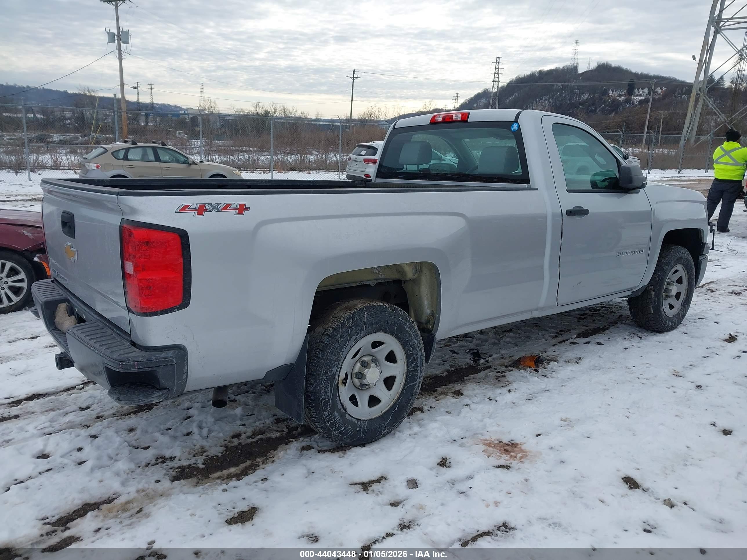 CHEVROLET SILVERADO image 4