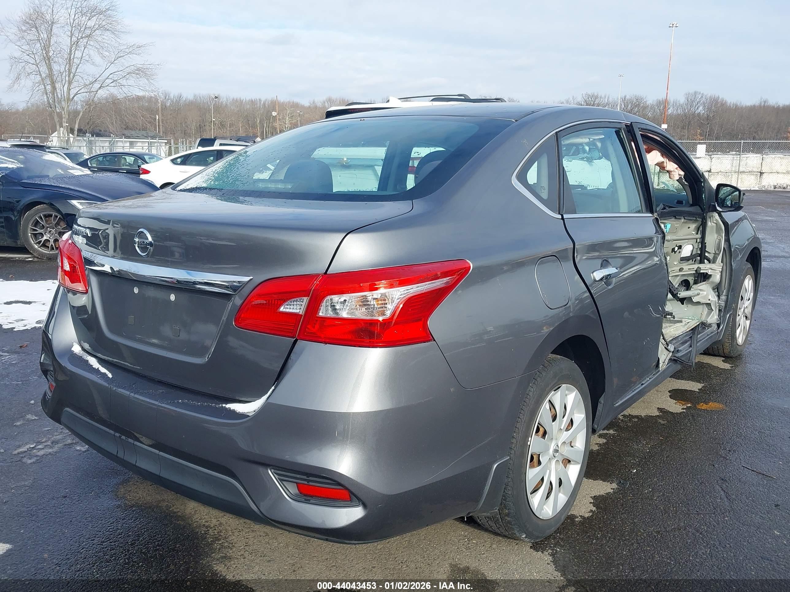 NISSAN SENTRA image 4