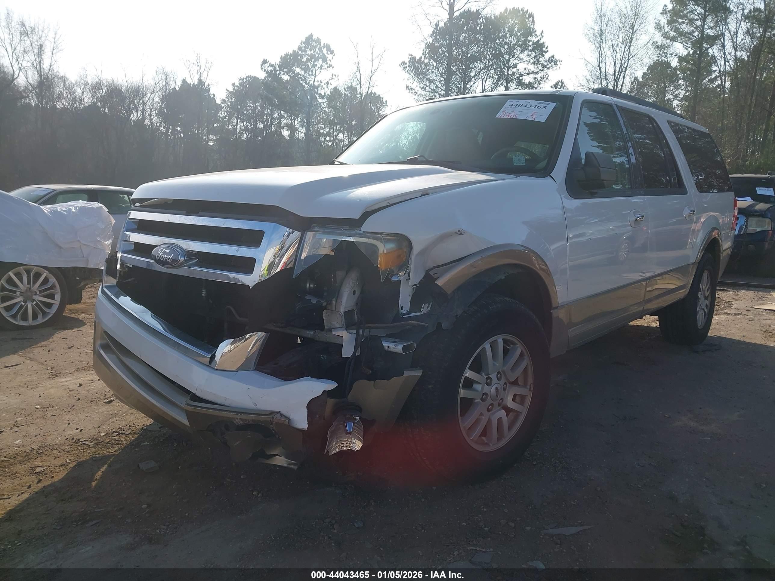 FORD EXPEDITION image 6