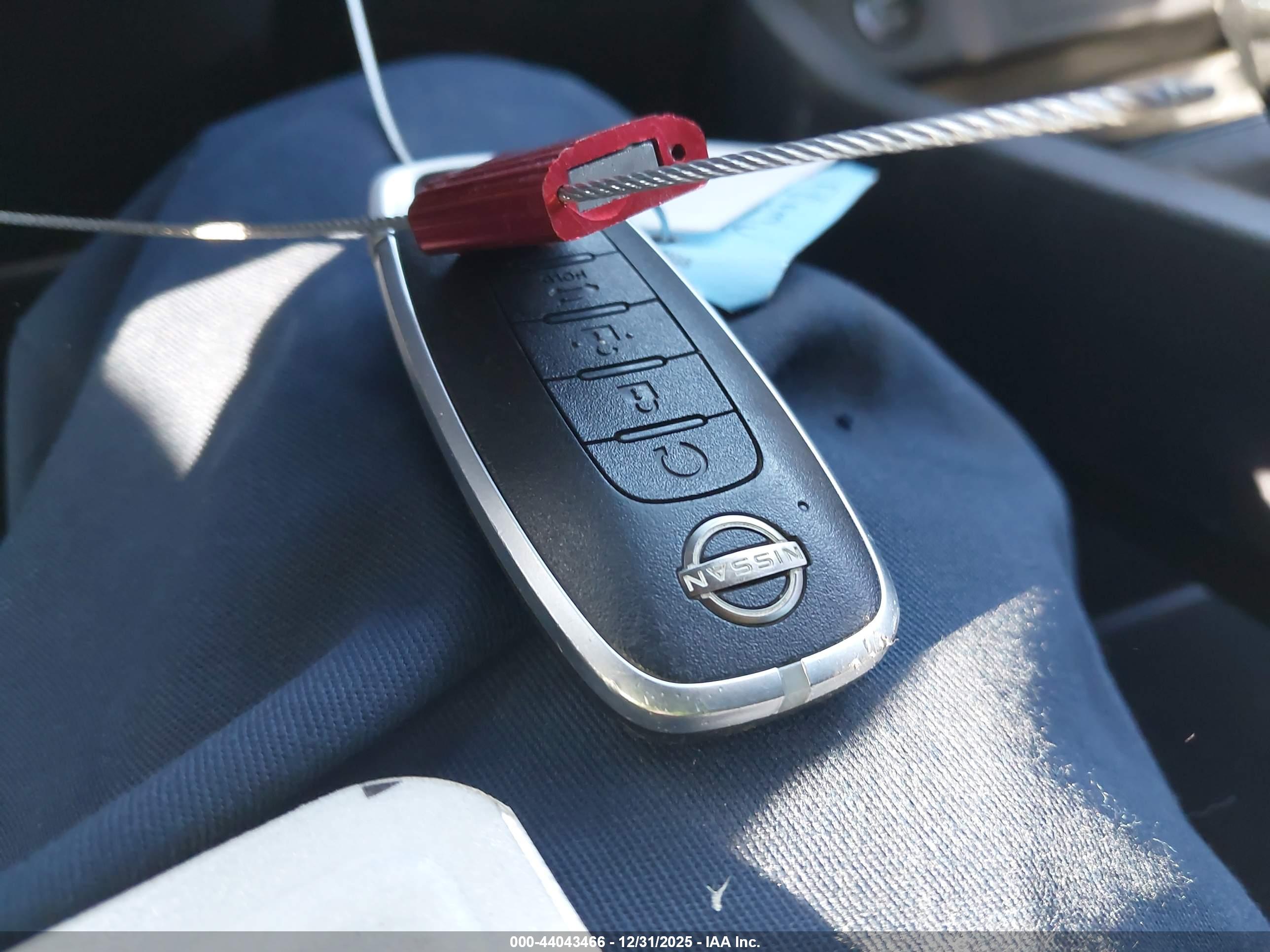NISSAN ROGUE image 11
