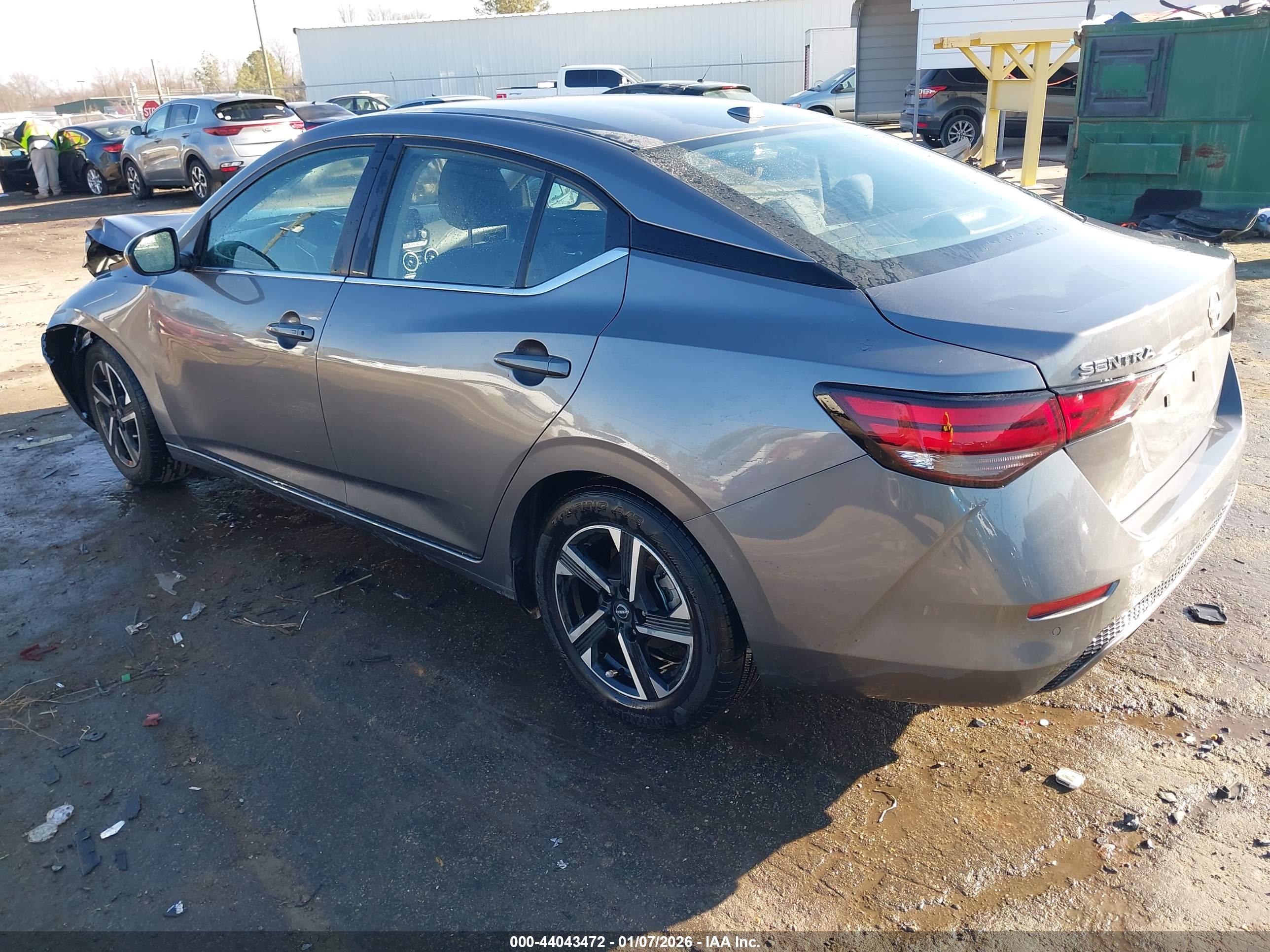 NISSAN SENTRA image 3
