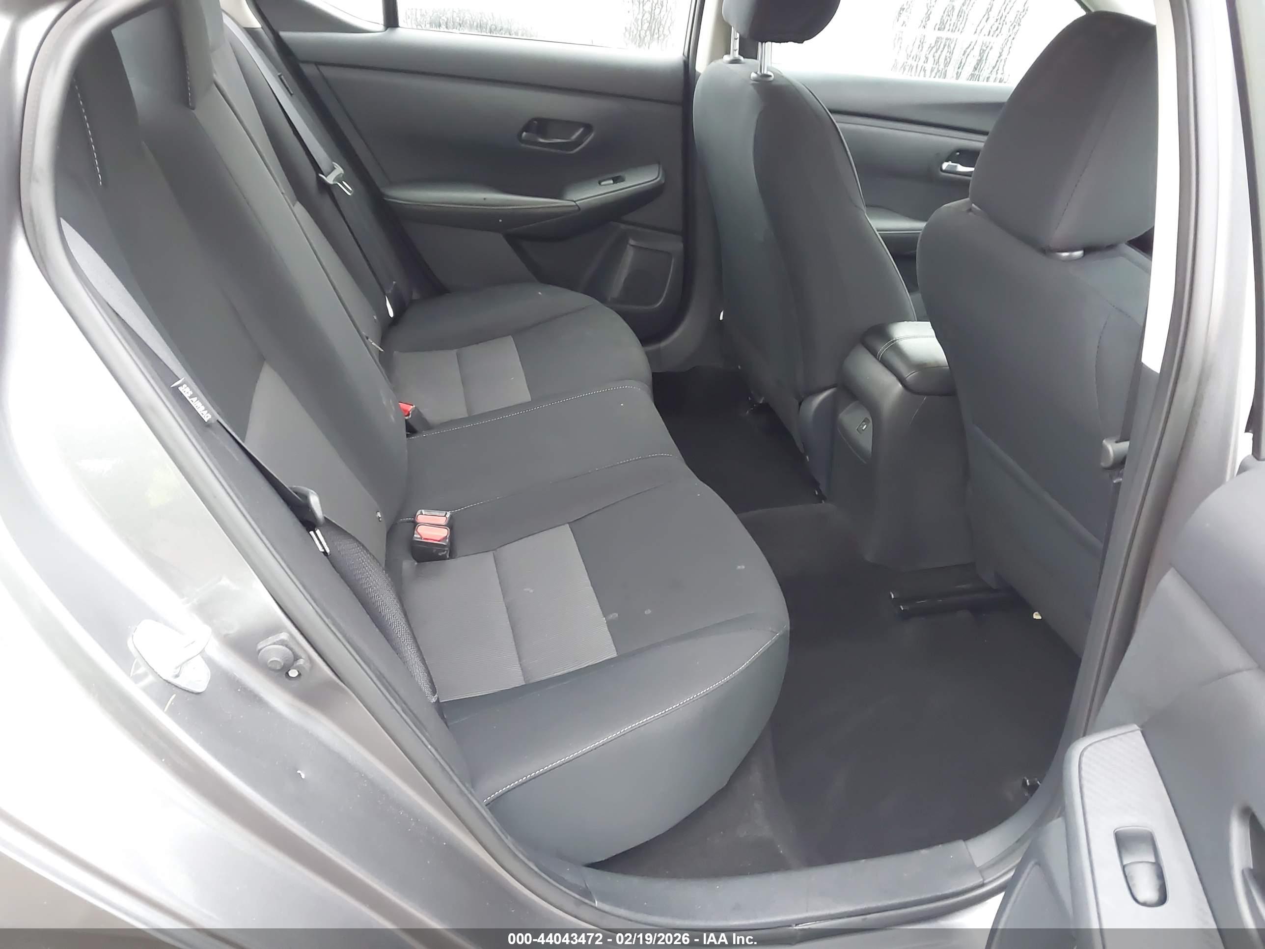 NISSAN SENTRA image 8