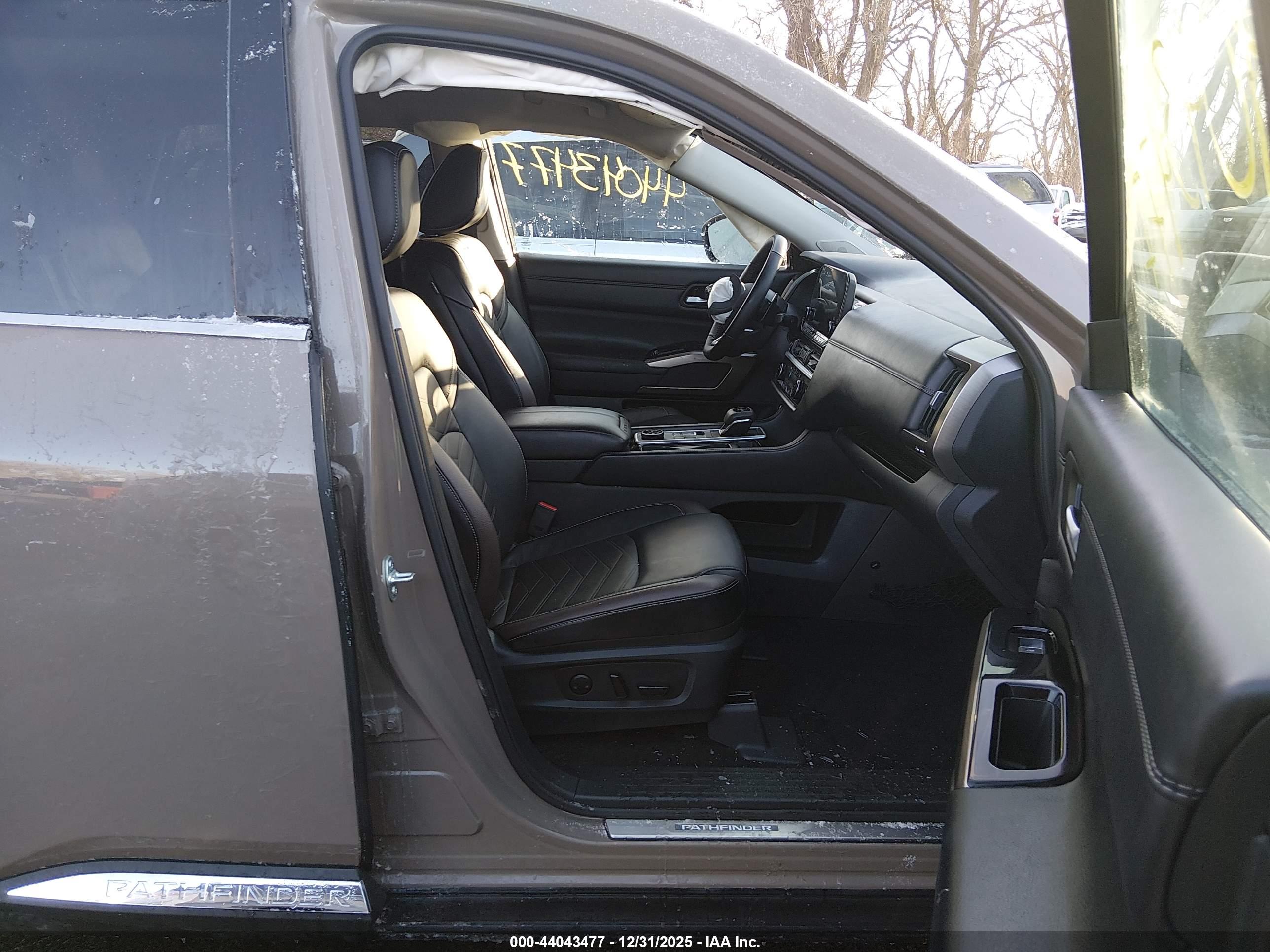 NISSAN PATHFINDER image 5