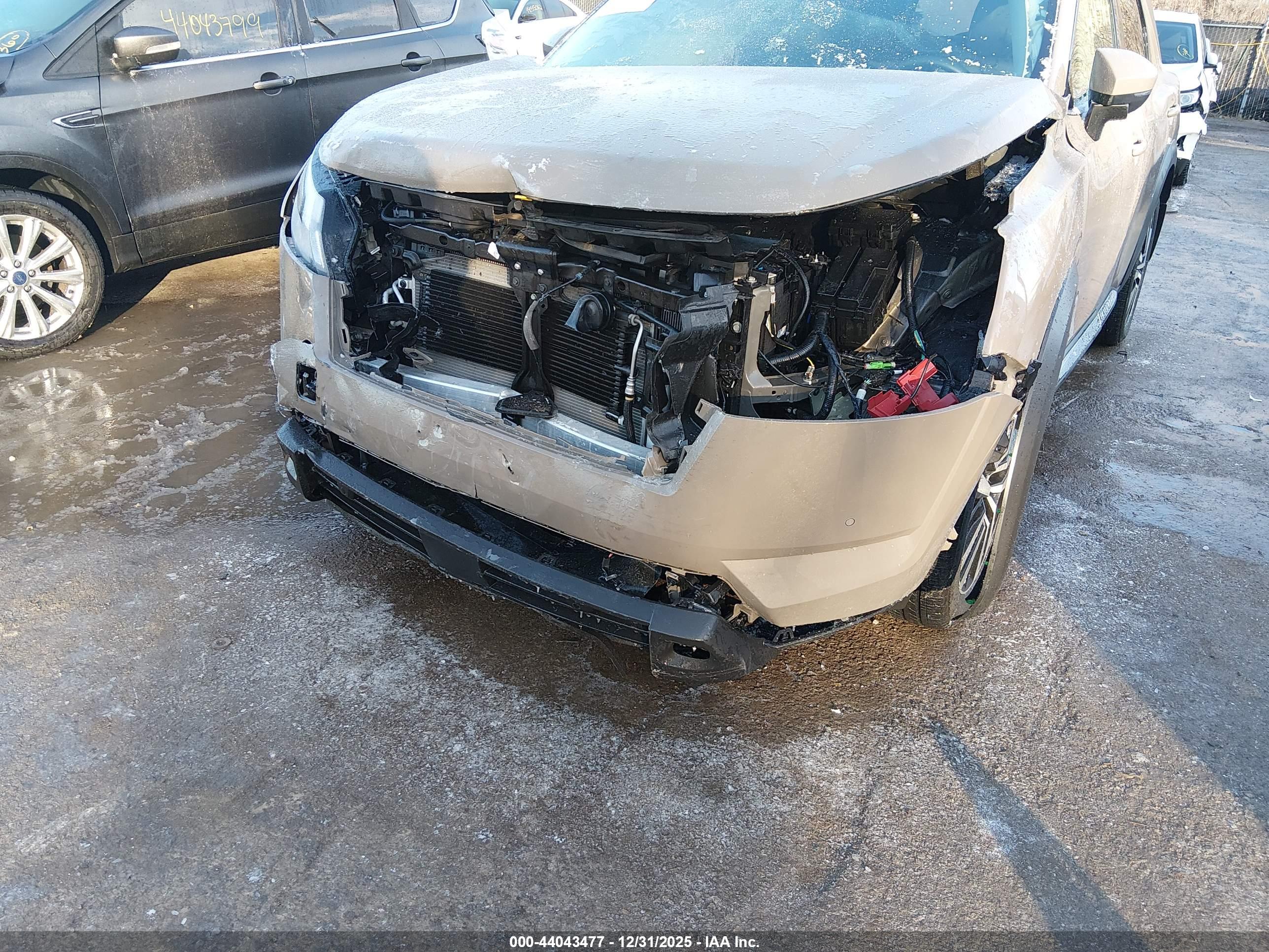 NISSAN PATHFINDER image 6