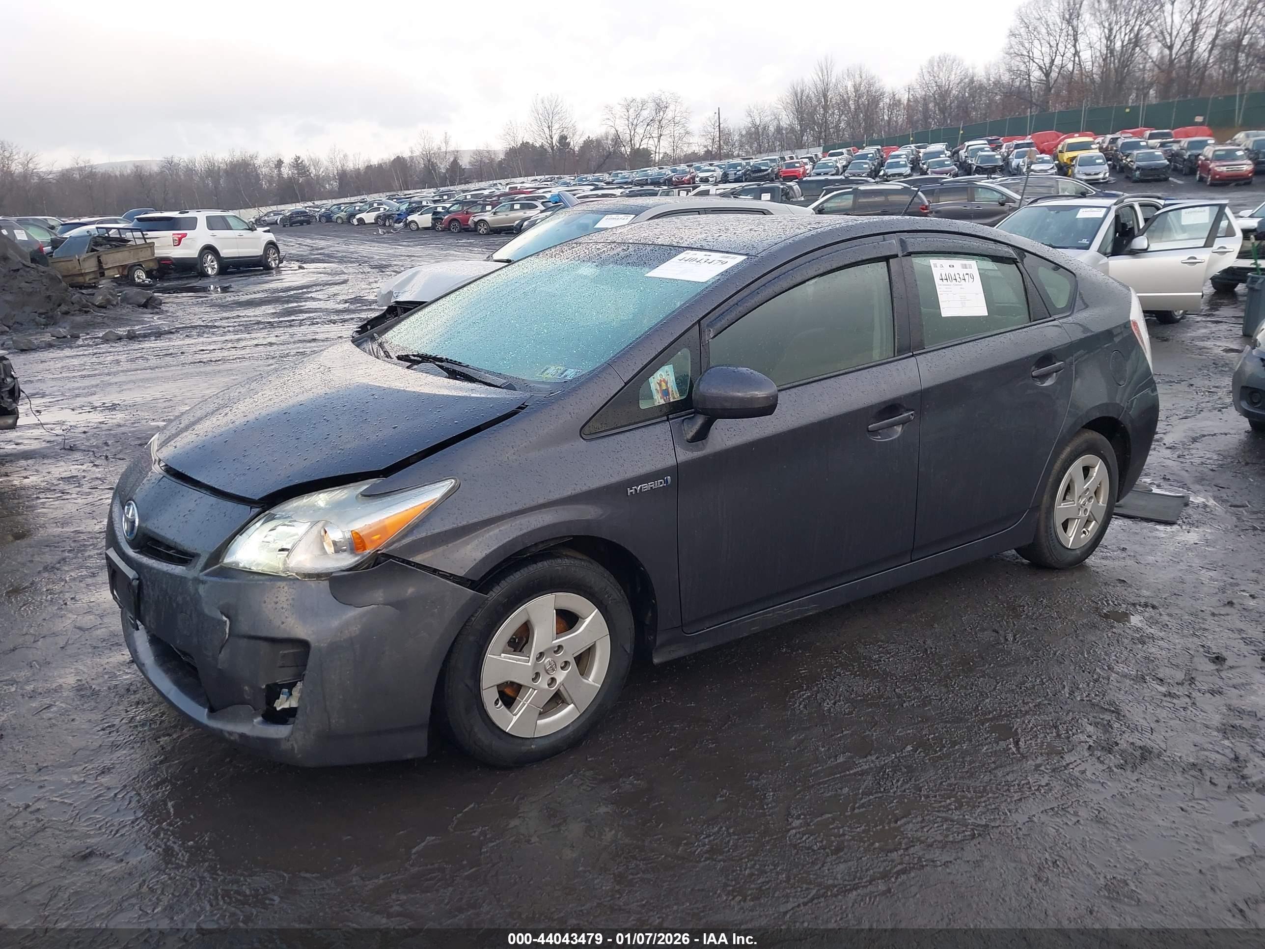TOYOTA PRIUS image 2