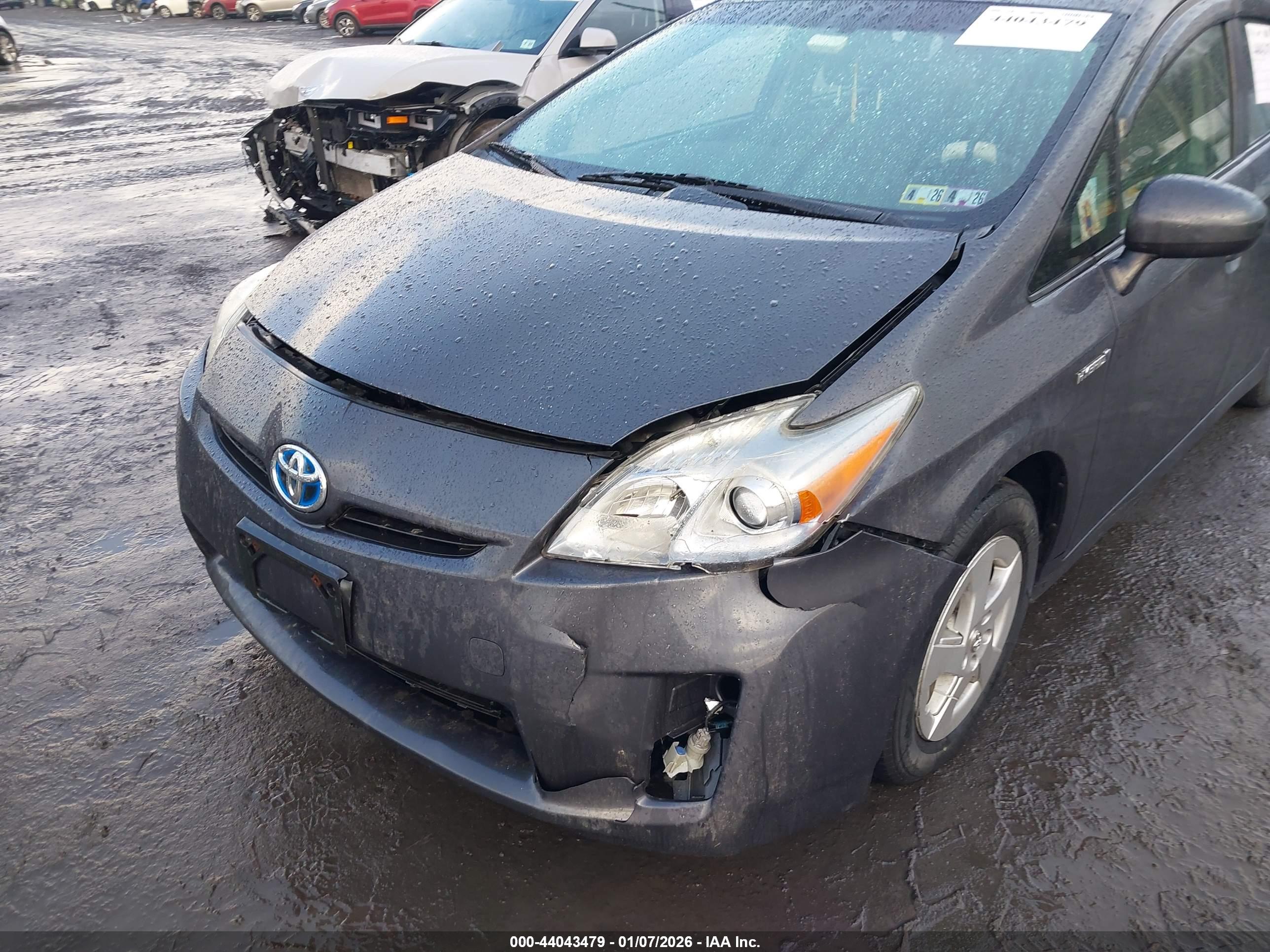 TOYOTA PRIUS image 6