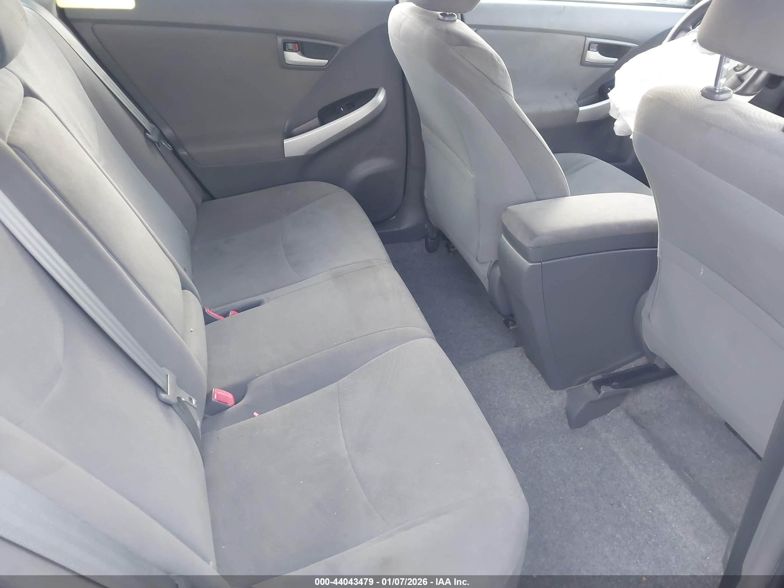 TOYOTA PRIUS image 8