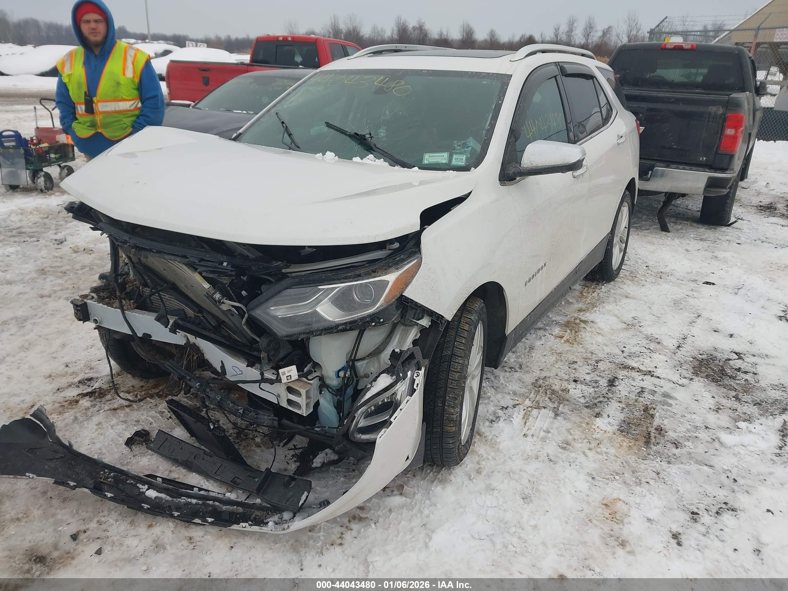 CHEVROLET EQUINOX image 2