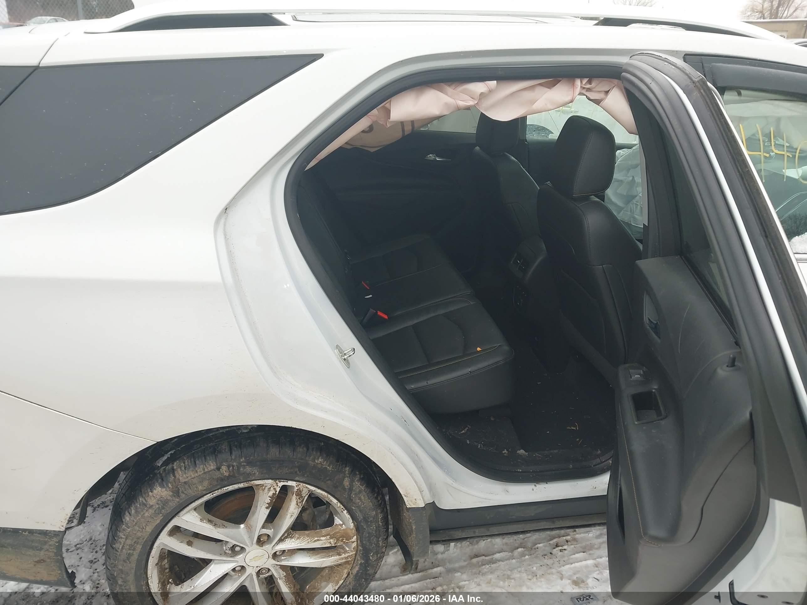 CHEVROLET EQUINOX image 8