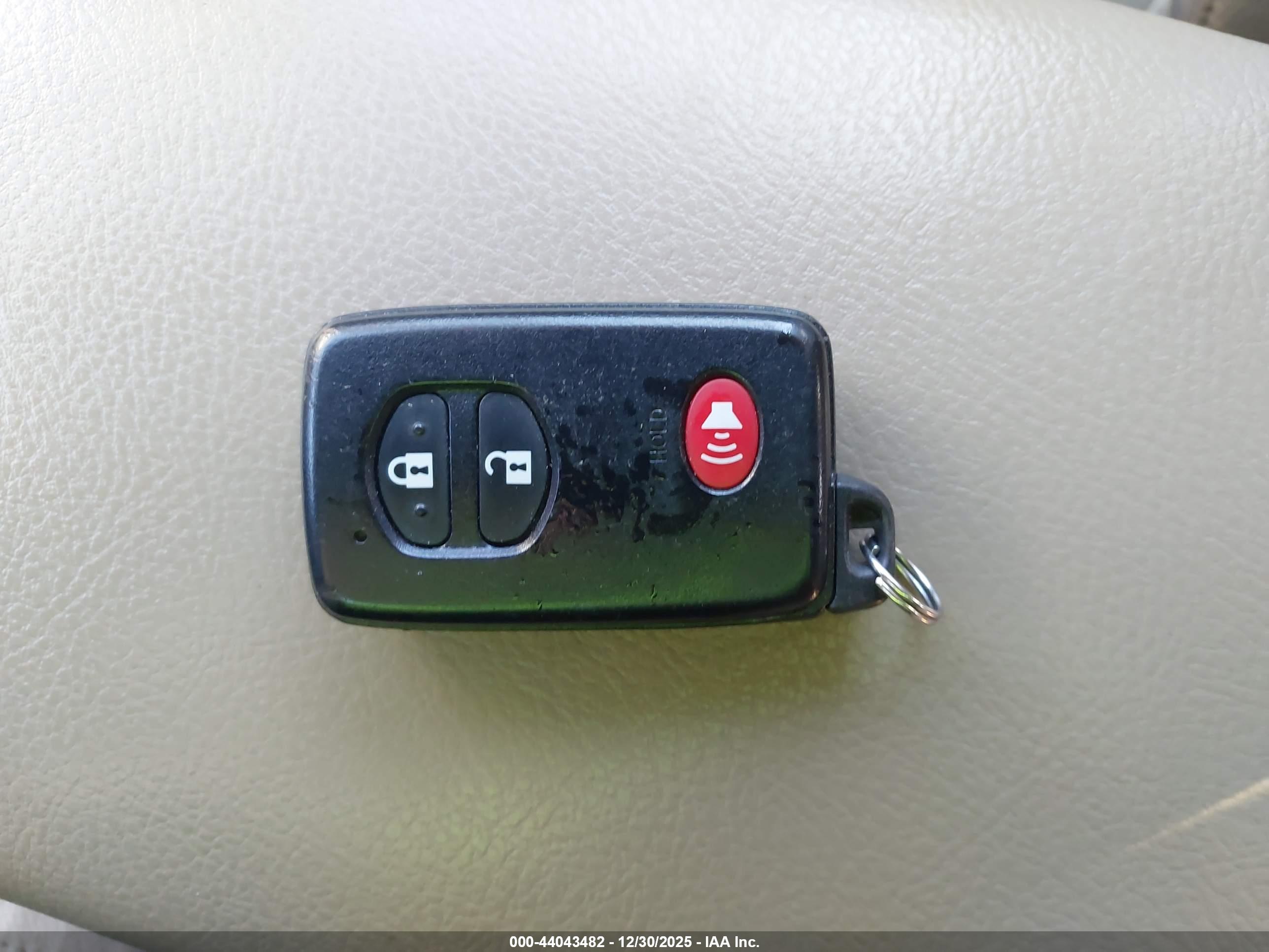 TOYOTA RAV4 image 11